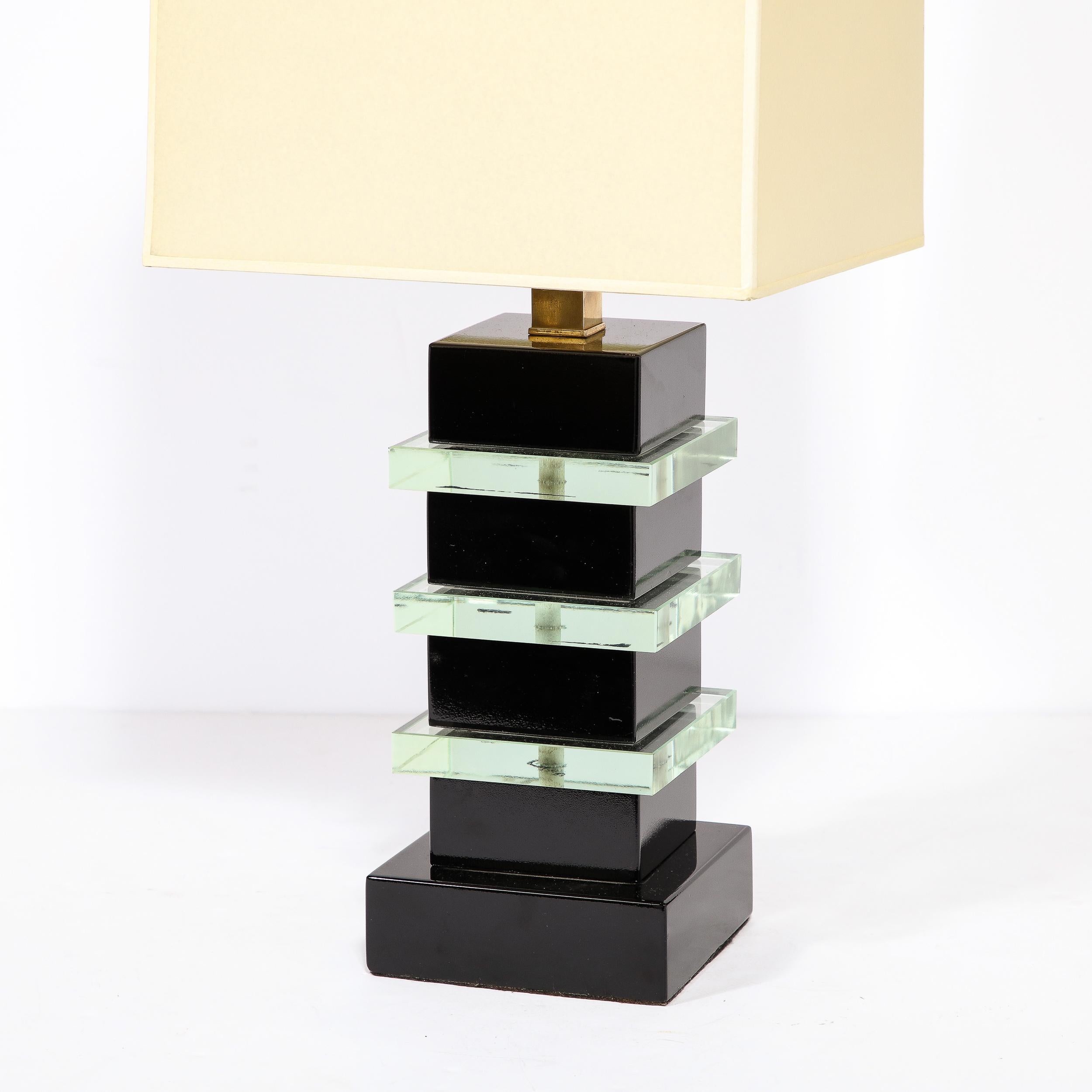 Art-Déco-Lampe im Maschinenzeitalter mit Wolkenkratzer-Stil und schwarzem Lack im Zustand „Hervorragend“ im Angebot in New York, NY