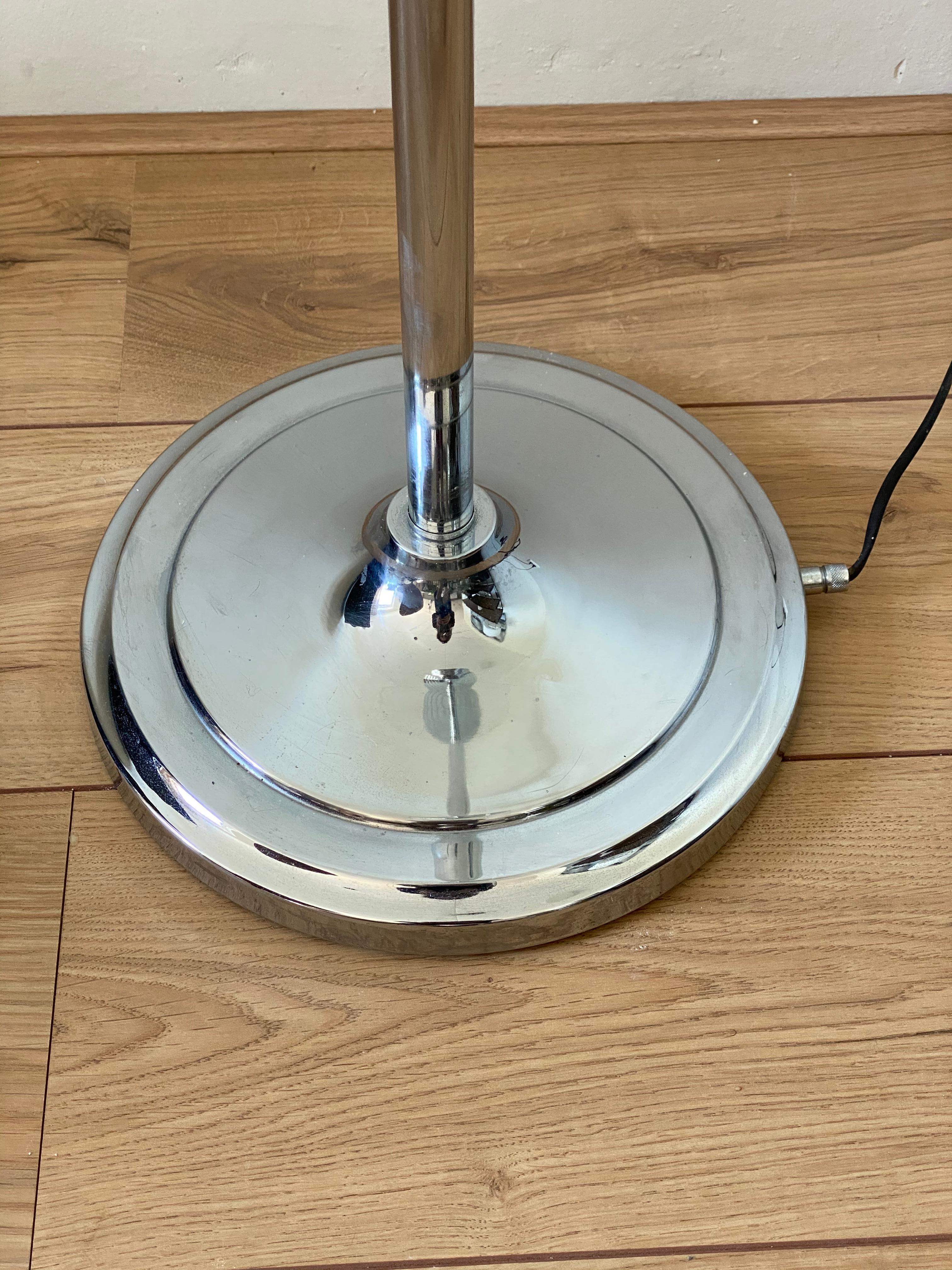 Art Deco:: Maschinenzeitalter-Stil:: Stehlampe:: Deckenfluter im Zustand „Gut“ im Angebot in Schagen, NL