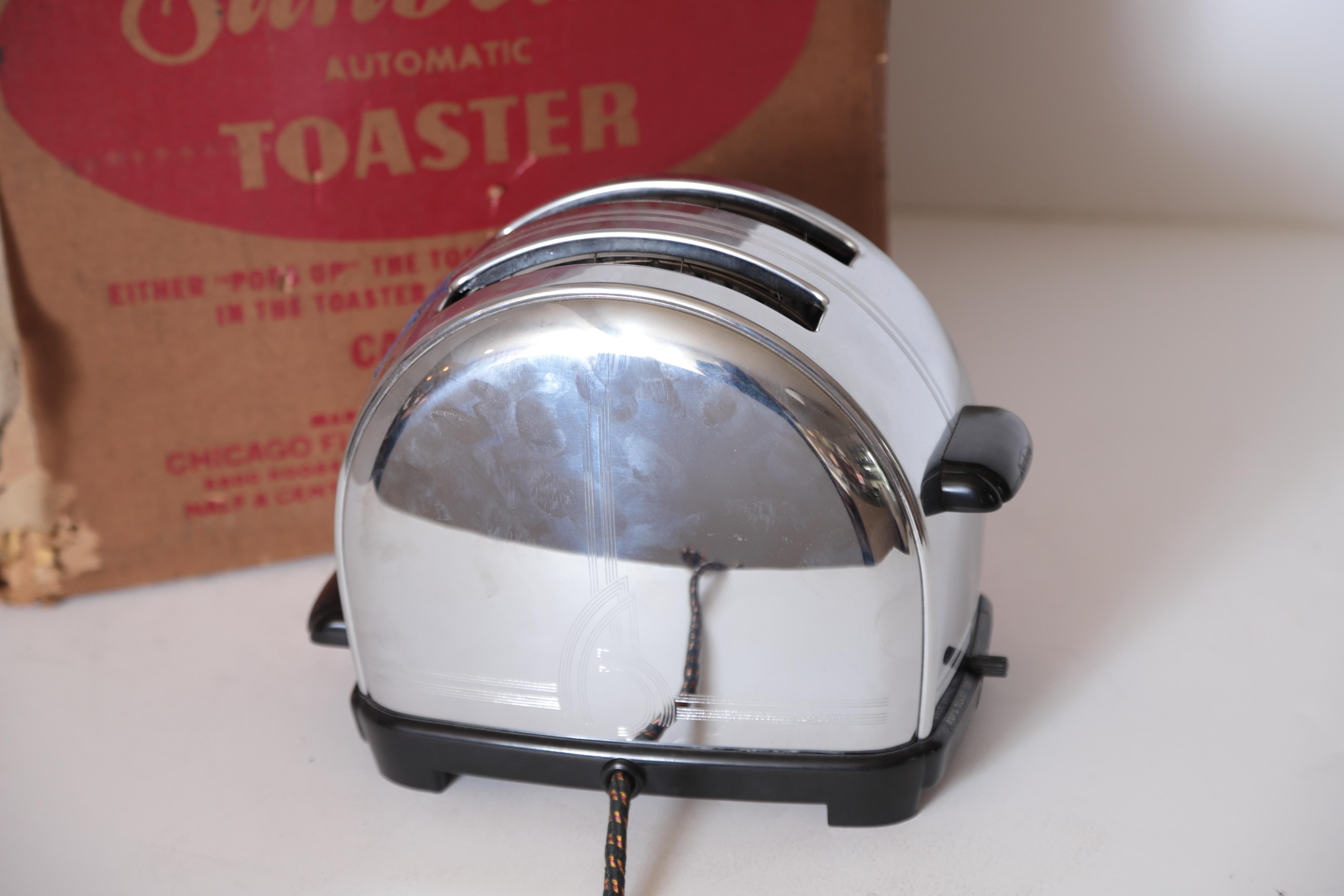 Art Deco Machine Age Sunbeam T-9 Toaster, Iconic Mint Original Display Model For Sale 3