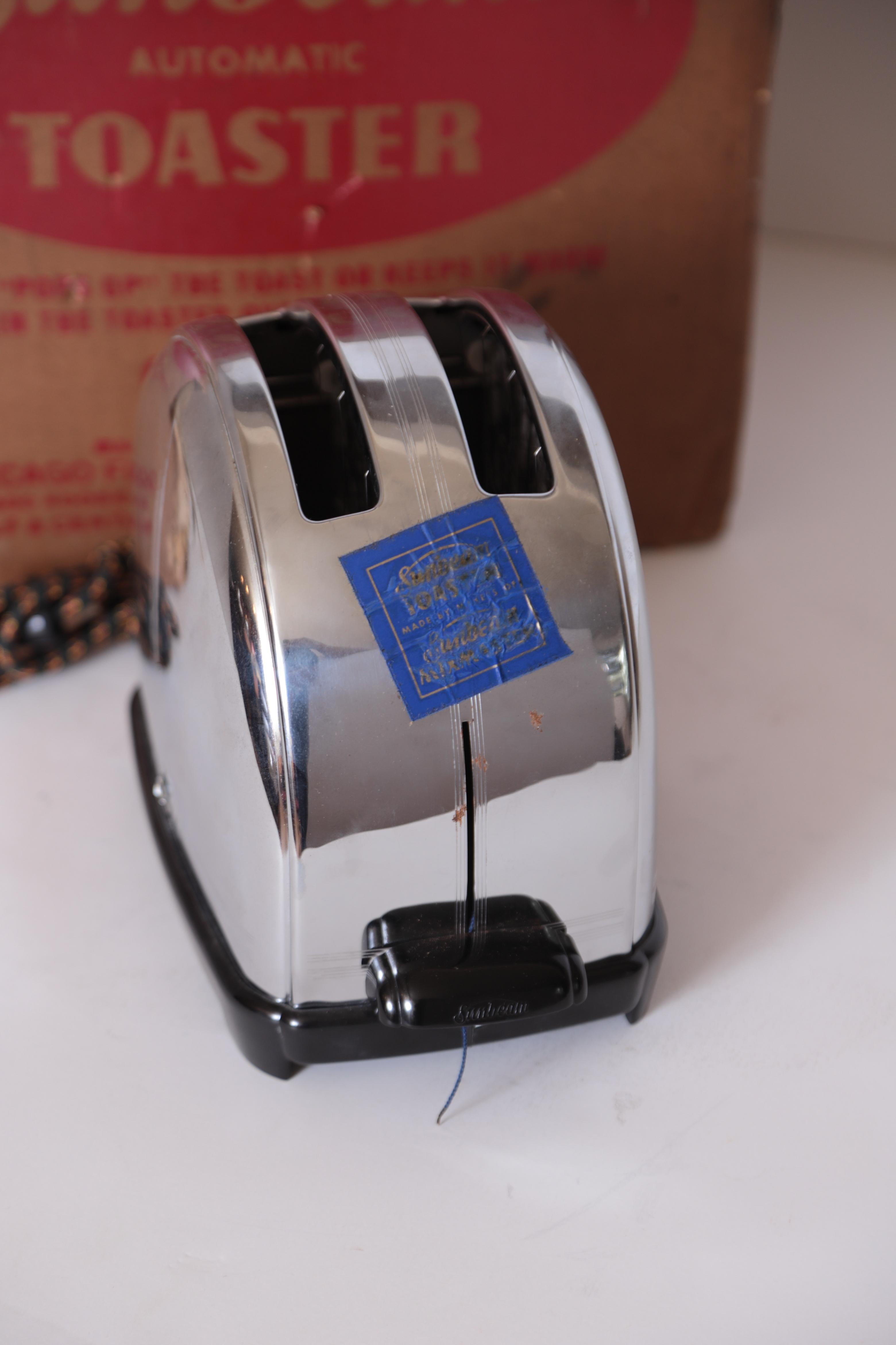 Art Deco Machine Age Sunbeam T-9 Toaster, Iconic Mint Original Display Model For Sale 4