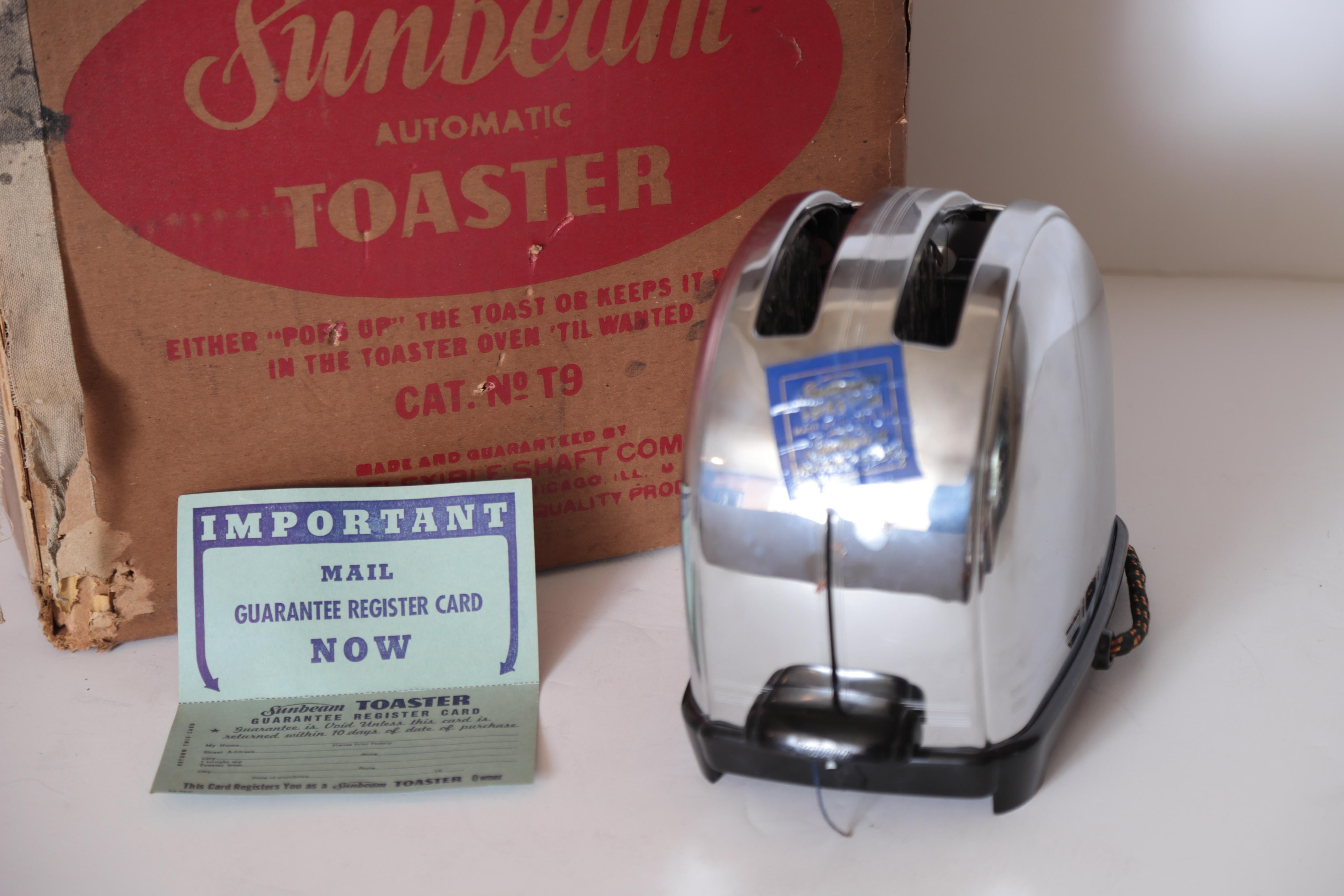 Art Deco Machine Age Sunbeam T-9 Toaster, Iconic Mint Original Display Model For Sale 5
