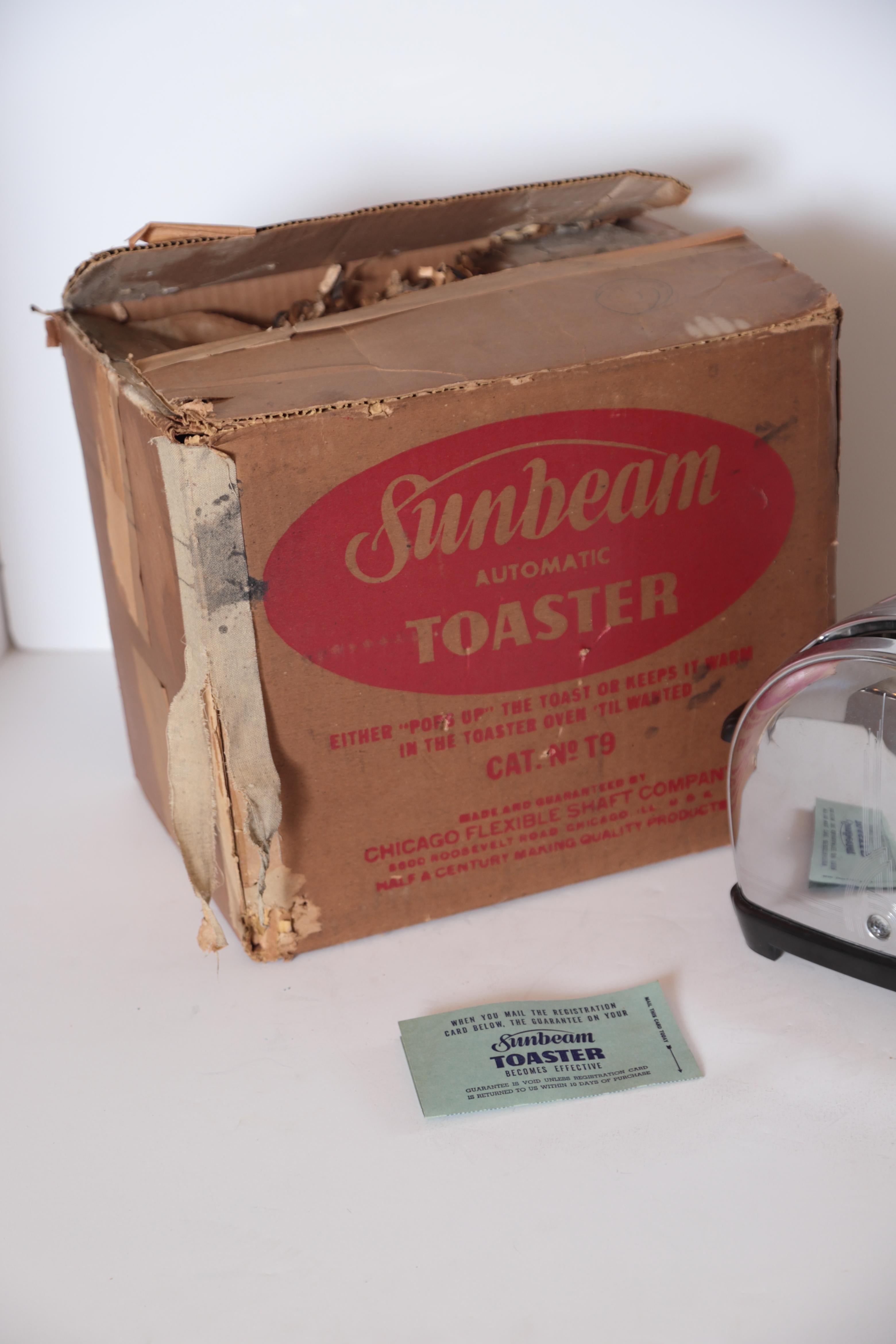 Art Deco Machine Age Sunbeam T-9 Toaster, Iconic Mint Original Display Model For Sale 7