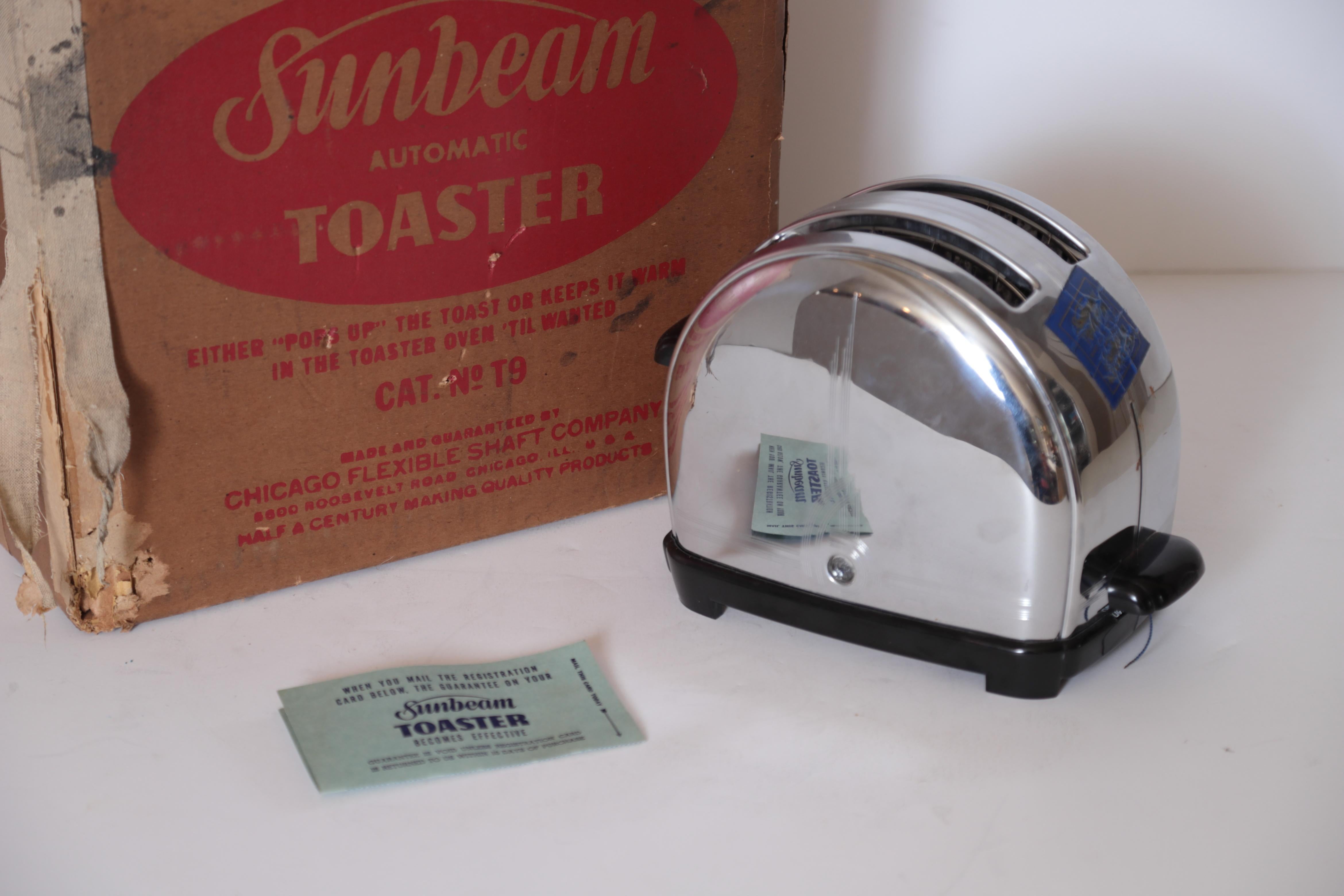 Art Deco Machine Age Sunbeam T-9 Toaster, Iconic Mint Original Display Model For Sale 8