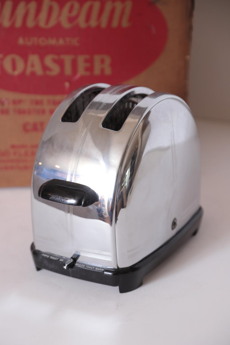 Art Deco Machine Age Sunbeam T9 Toaster, Iconic Mint Original Display
