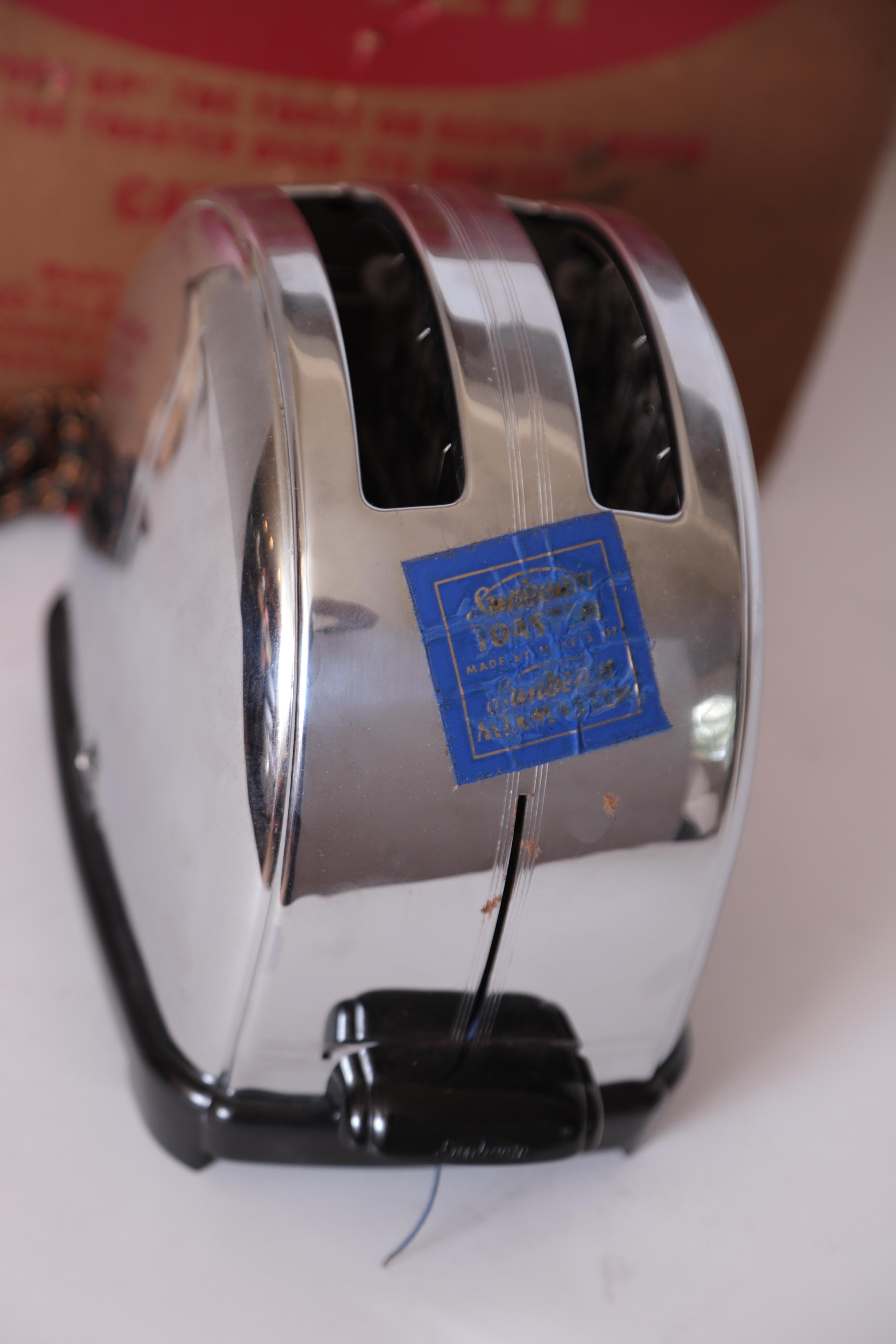 Art Deco Machine Age Sunbeam T-9 Toaster, Iconic Mint Original Display Model For Sale 11