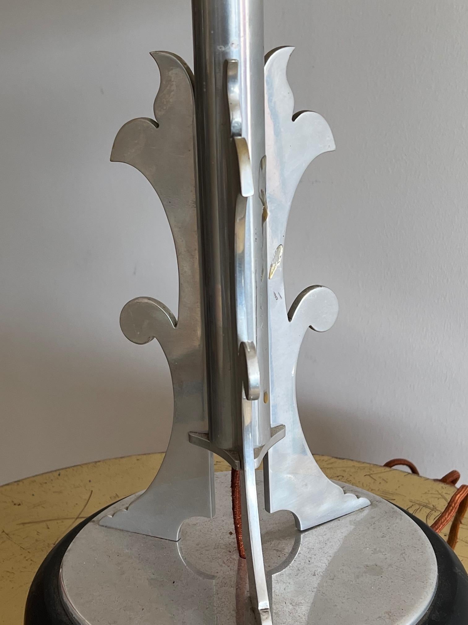 Lampe de table Art Déco de l'ère de la machine en vente 4