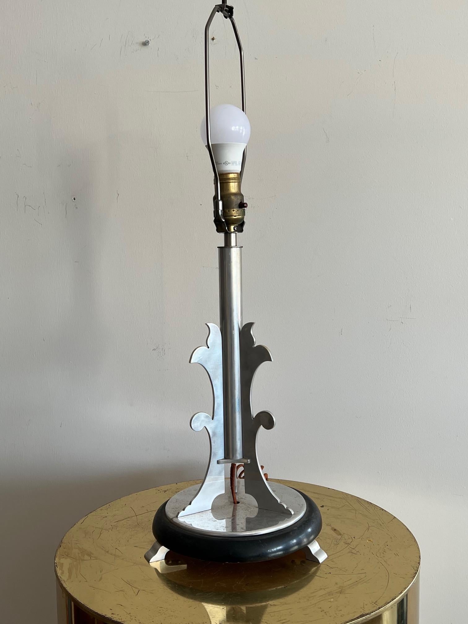 Art déco Lampe de table Art Déco de l'ère de la machine en vente