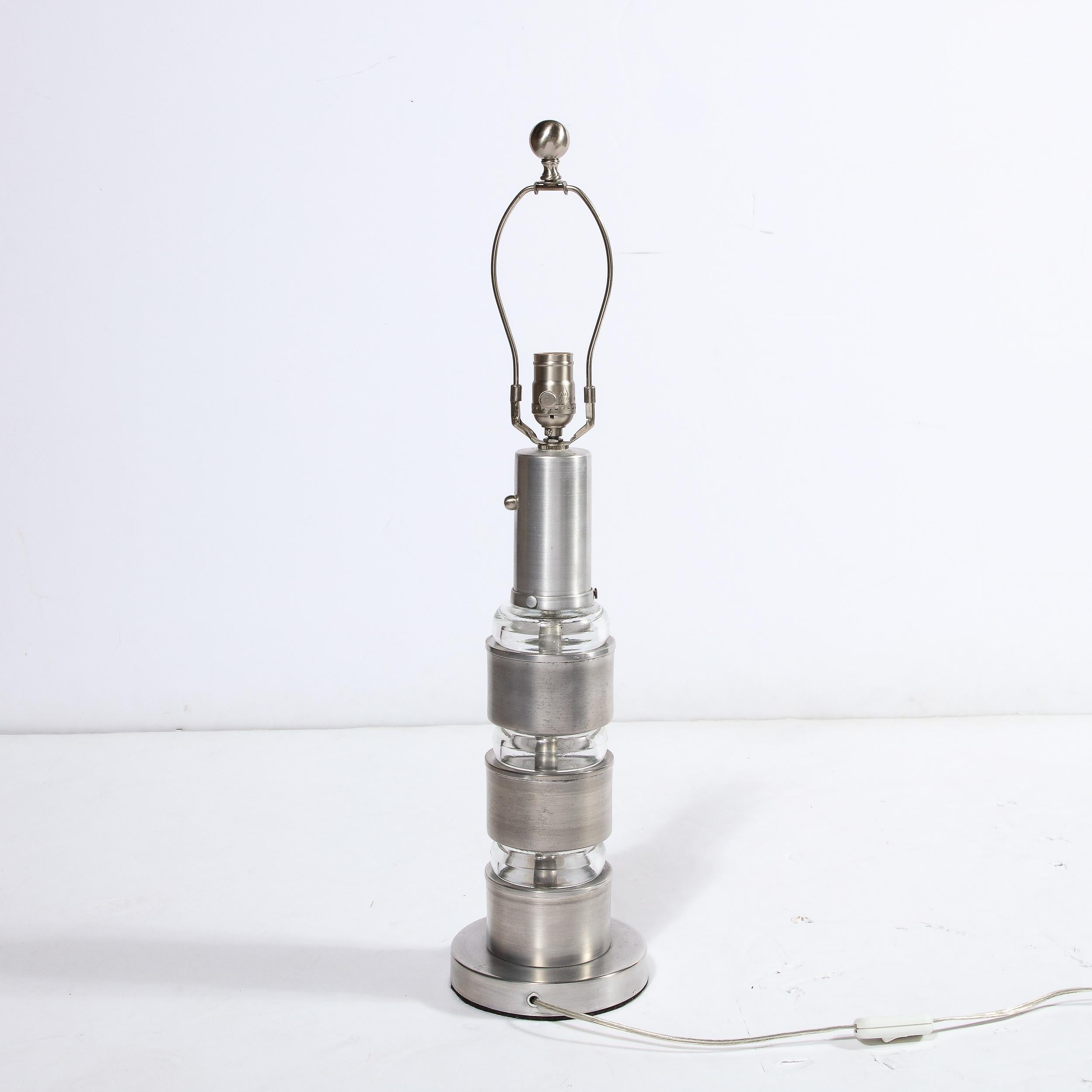 Lampes de bureau Art Déco de l'ère de la machine en aluminium brossé et verre par Russell Wright en vente 4
