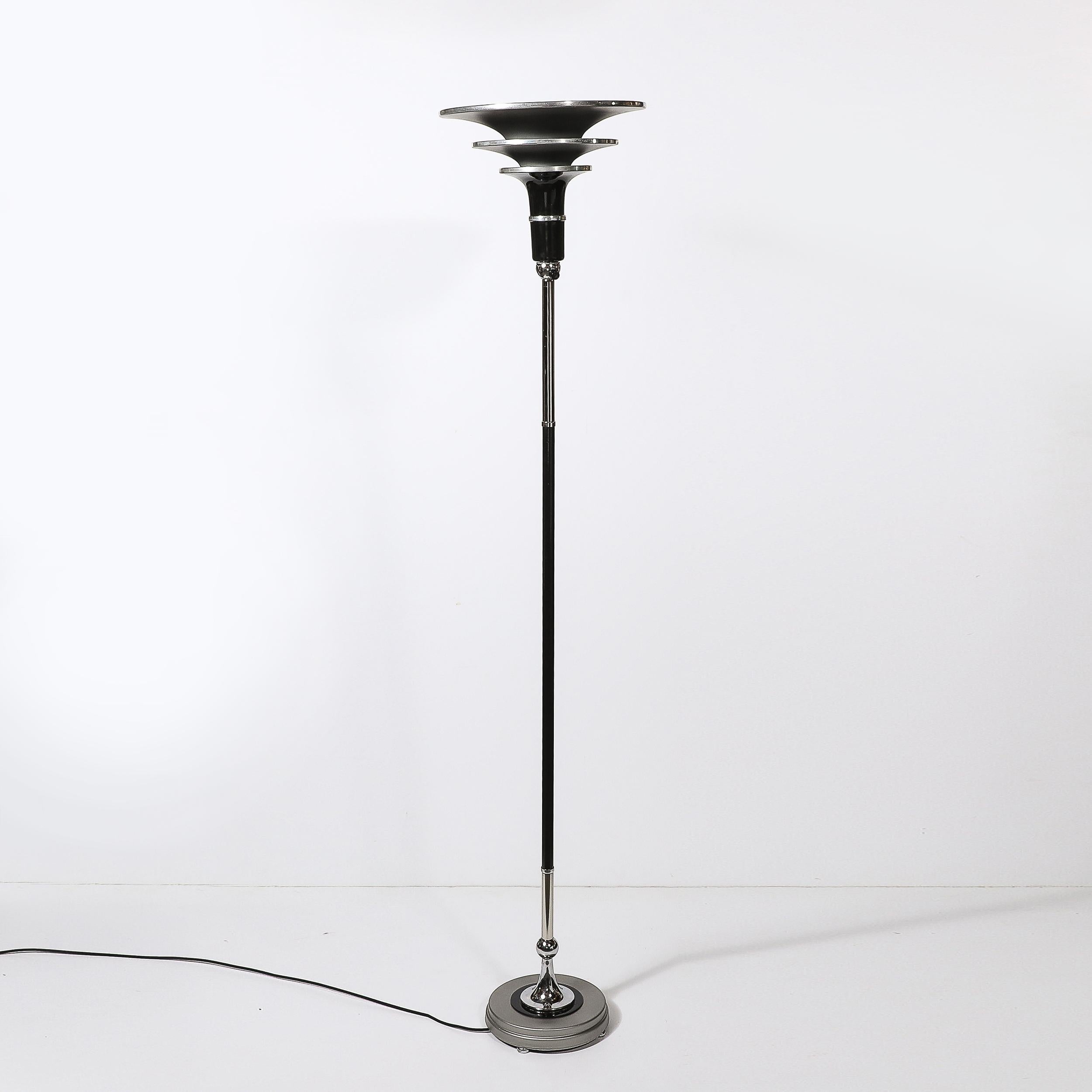 Metà XX secolo Torchiere Art Déco Machin in alluminio spazzolato e cromo con smalto nero in vendita