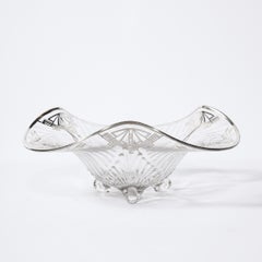 Art Deco Machine Age Schale aus durchscheinendem Glas mit Sterlingsilber-Overlay