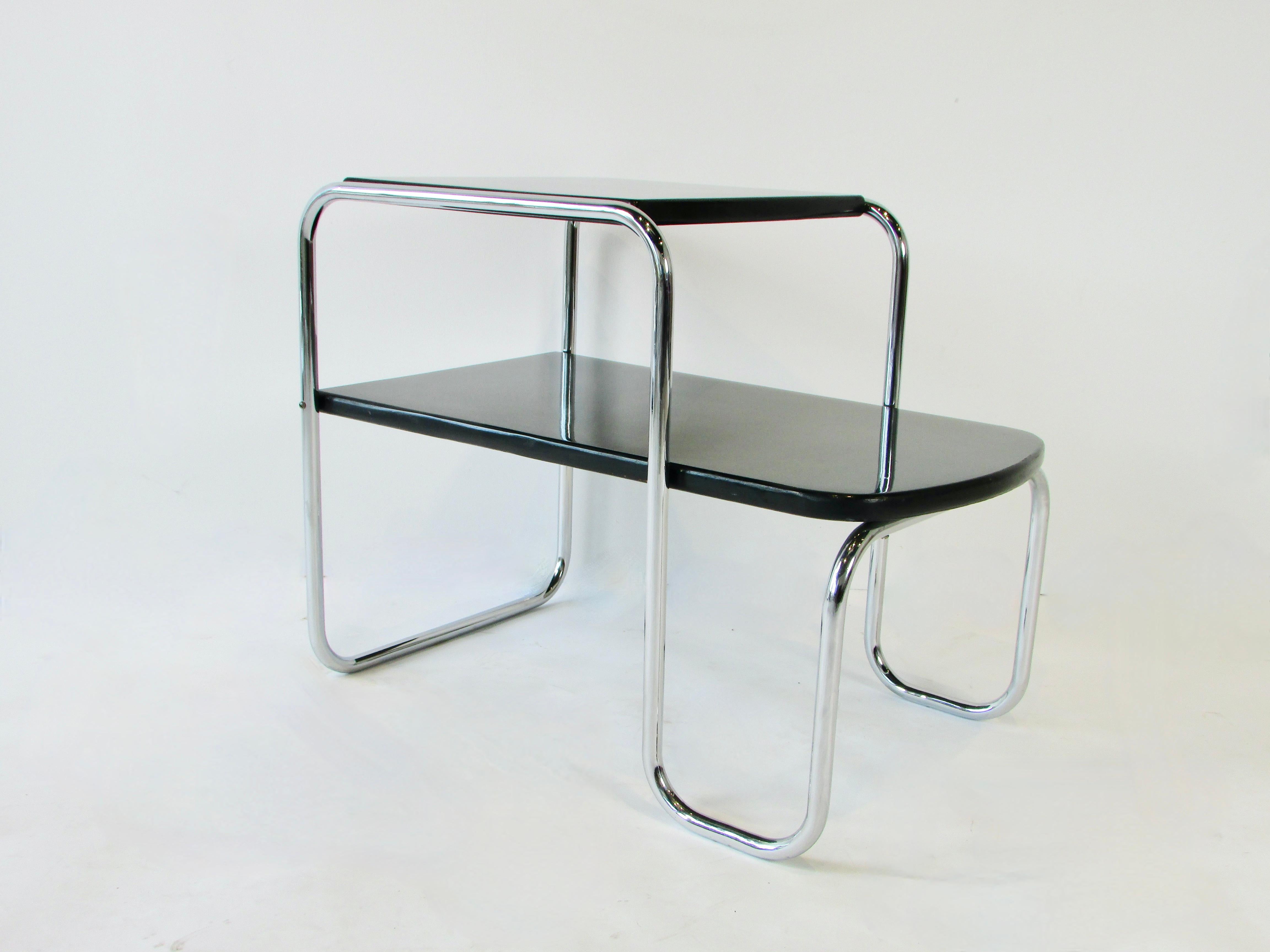 American Art Deco Machine Age Tubular Chrome with Black Lacquered Wood Side Table For Sale