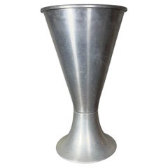 Art Deco / Alluminio filato a macchina Modernista Portacenere / Recettore