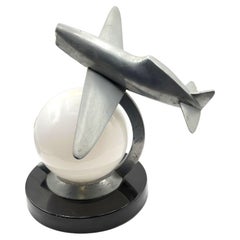 Lampada da tavolo per aereo da combattimento in alluminio Art Deco Machin Age di Sarsaparilla