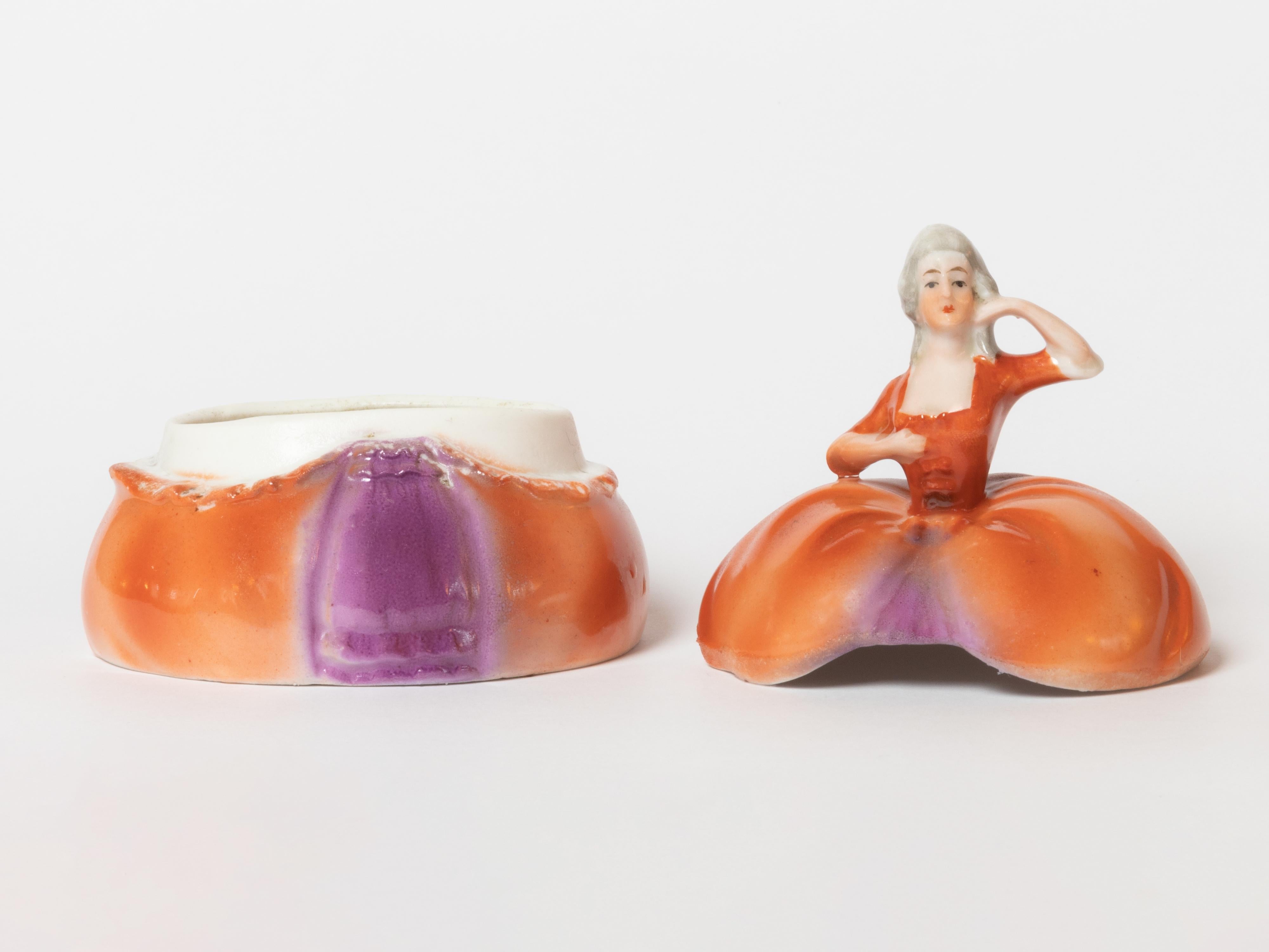 Art Deco Madame Pompadour Powder Box Porcelain, 1929 For Sale 1