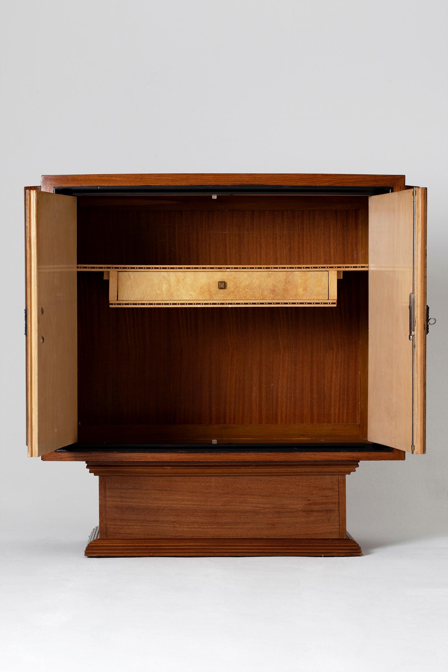 Art Deco Mahogany and Velum Cabinet In Good Condition In London, GB