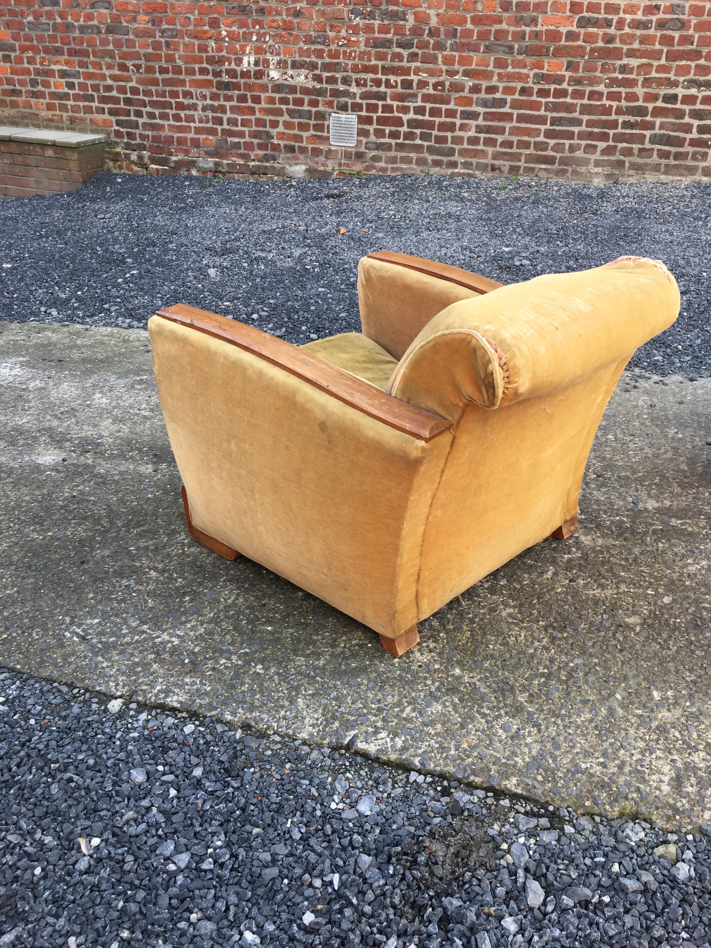 Art Deco Mahogany Armchair and its Footrest, circa 1930 For Sale 5