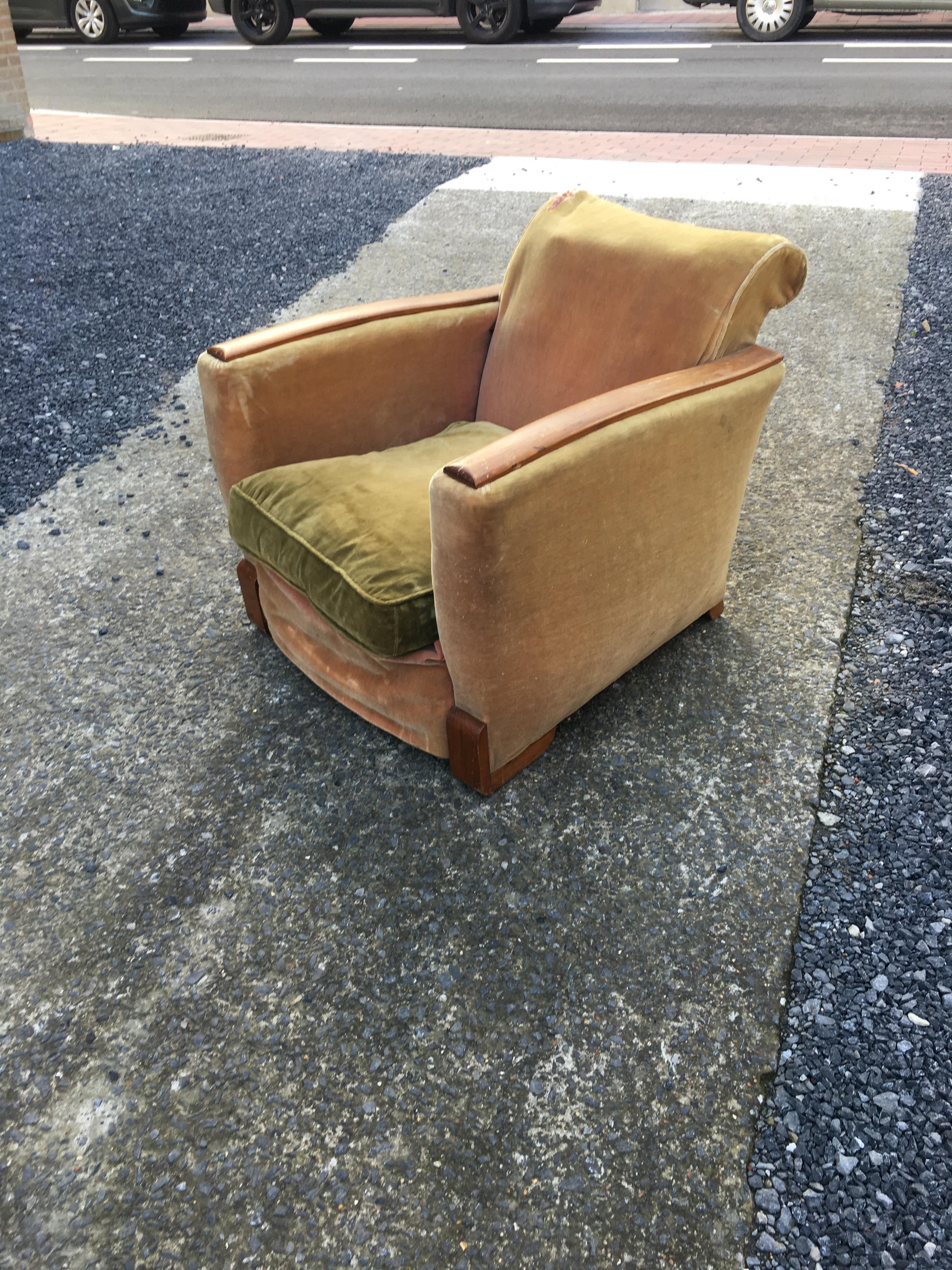 Art Deco Mahogany Armchair and its Footrest, circa 1930 For Sale 6