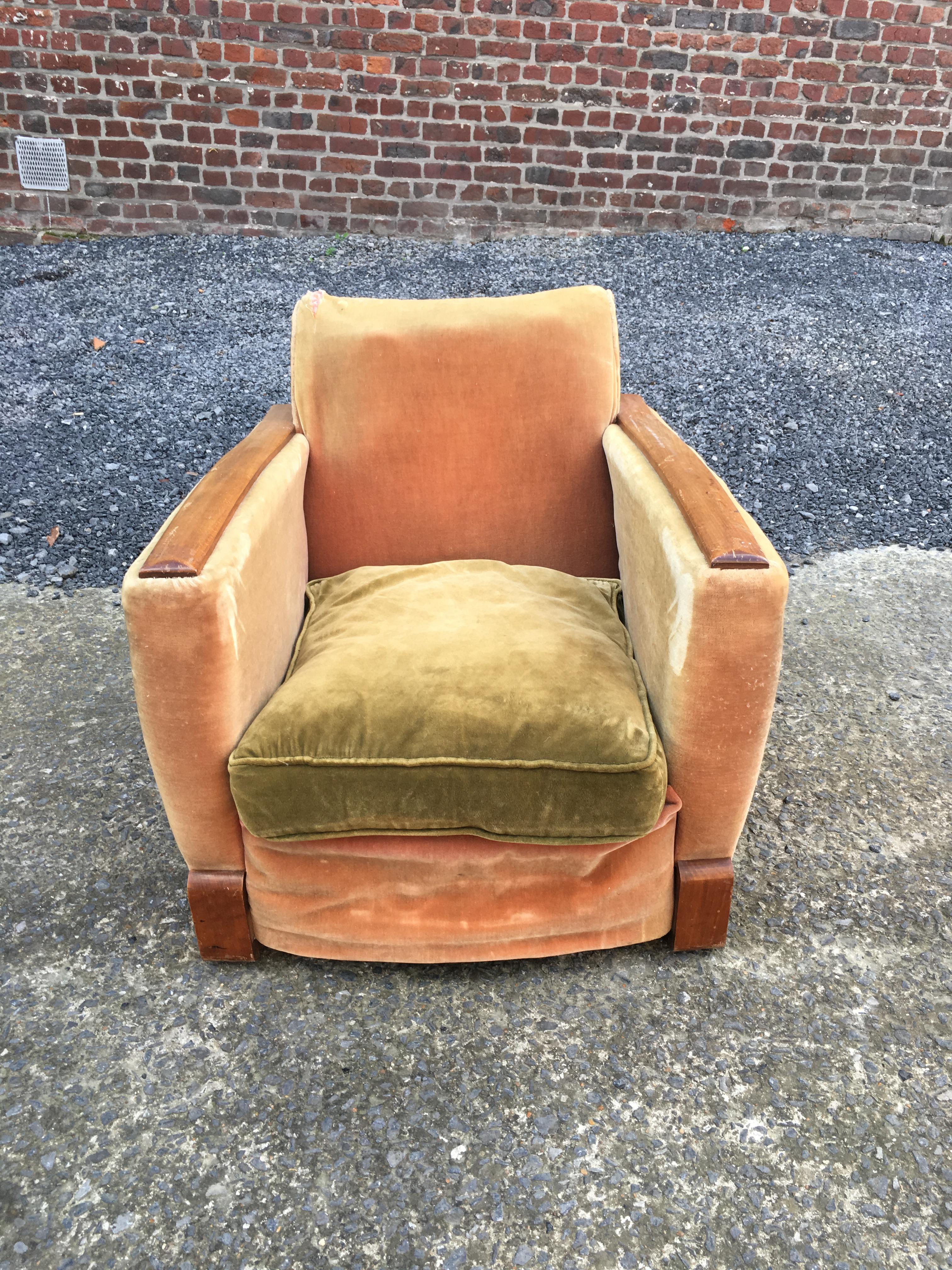 Art Deco Mahogany Armchair and its Footrest, circa 1930 For Sale 1