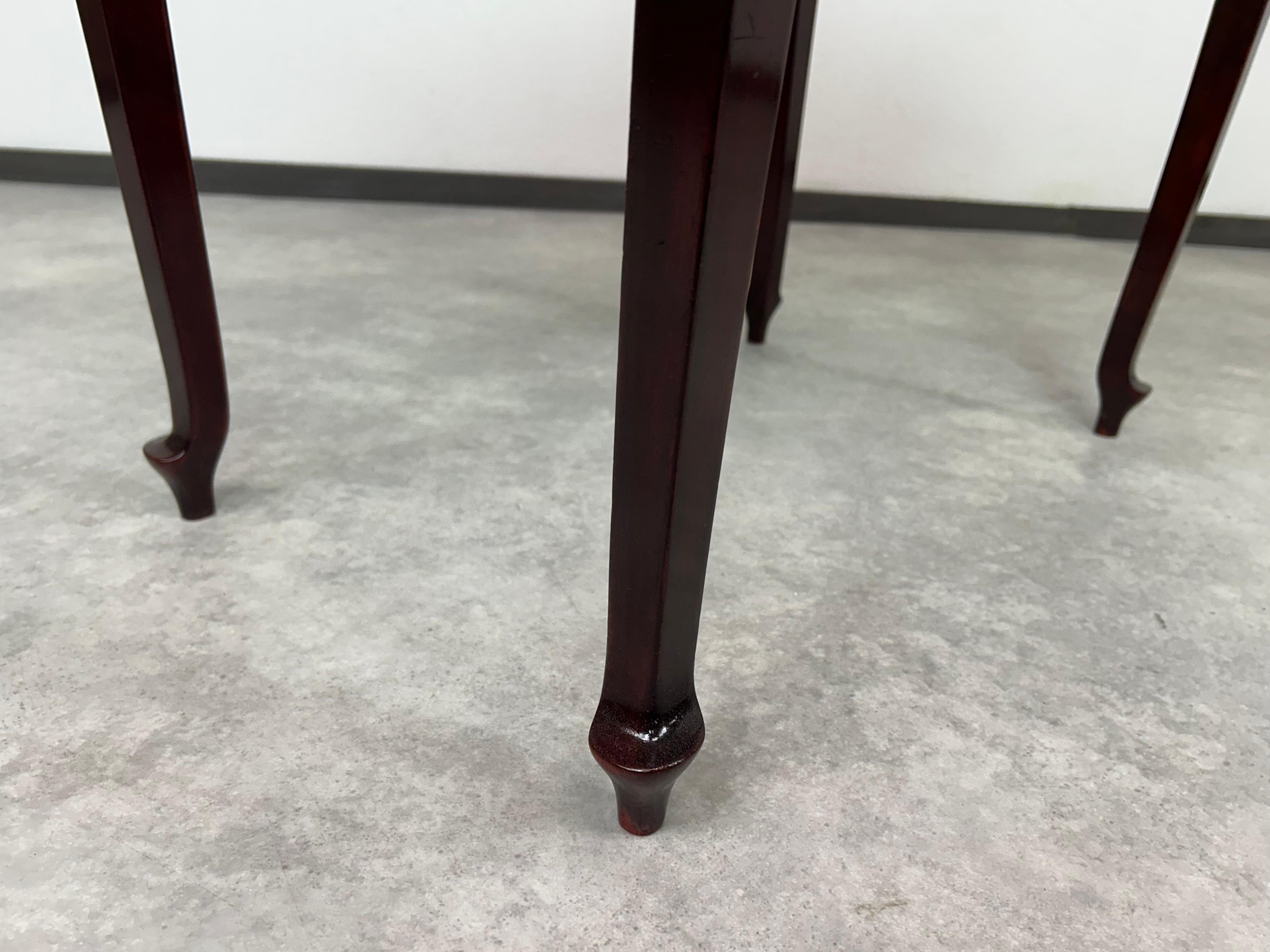 Art deco mahogany bijouterie display cabinet table For Sale 3