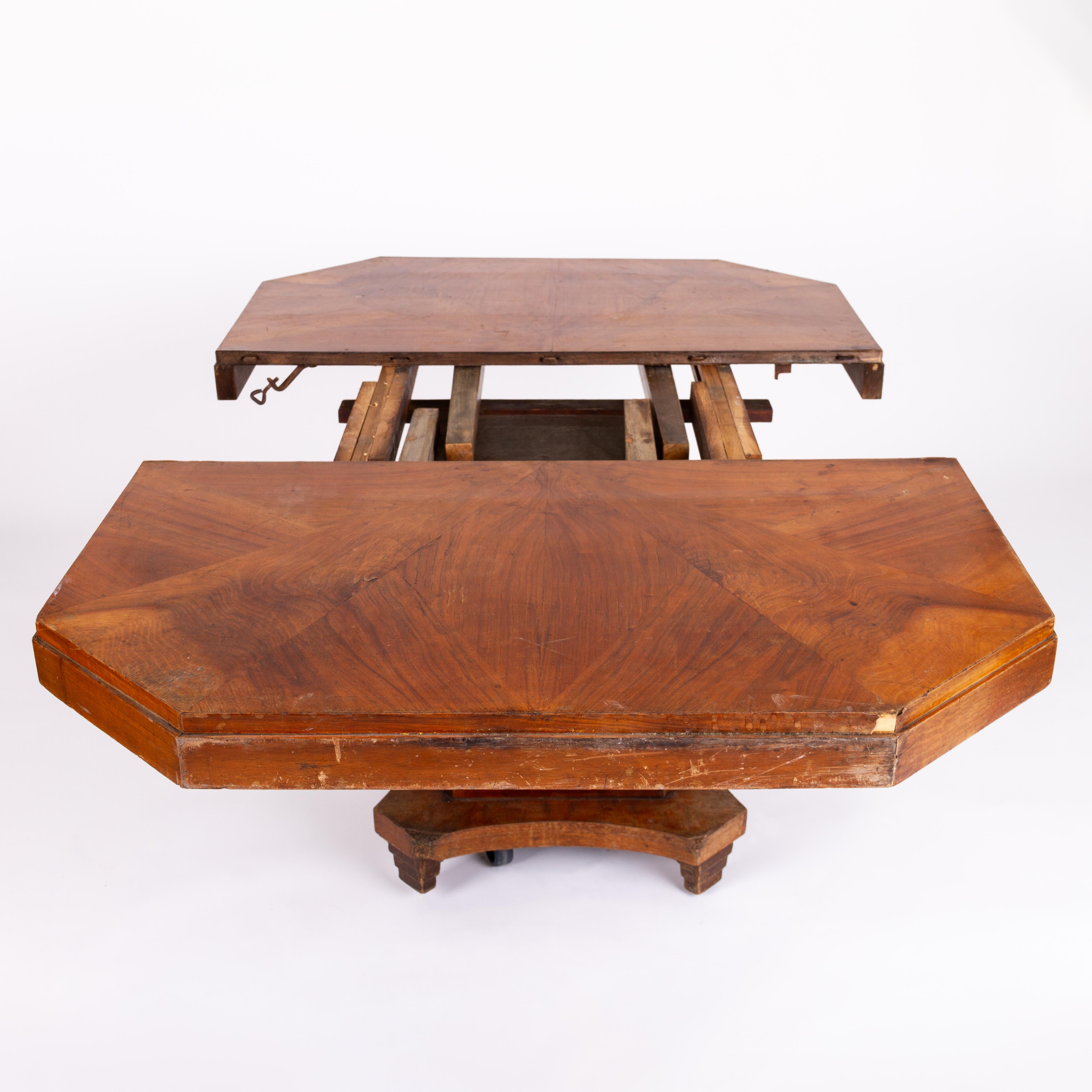 Art Deco Mahogany Dining Table 1930s For Sale 7