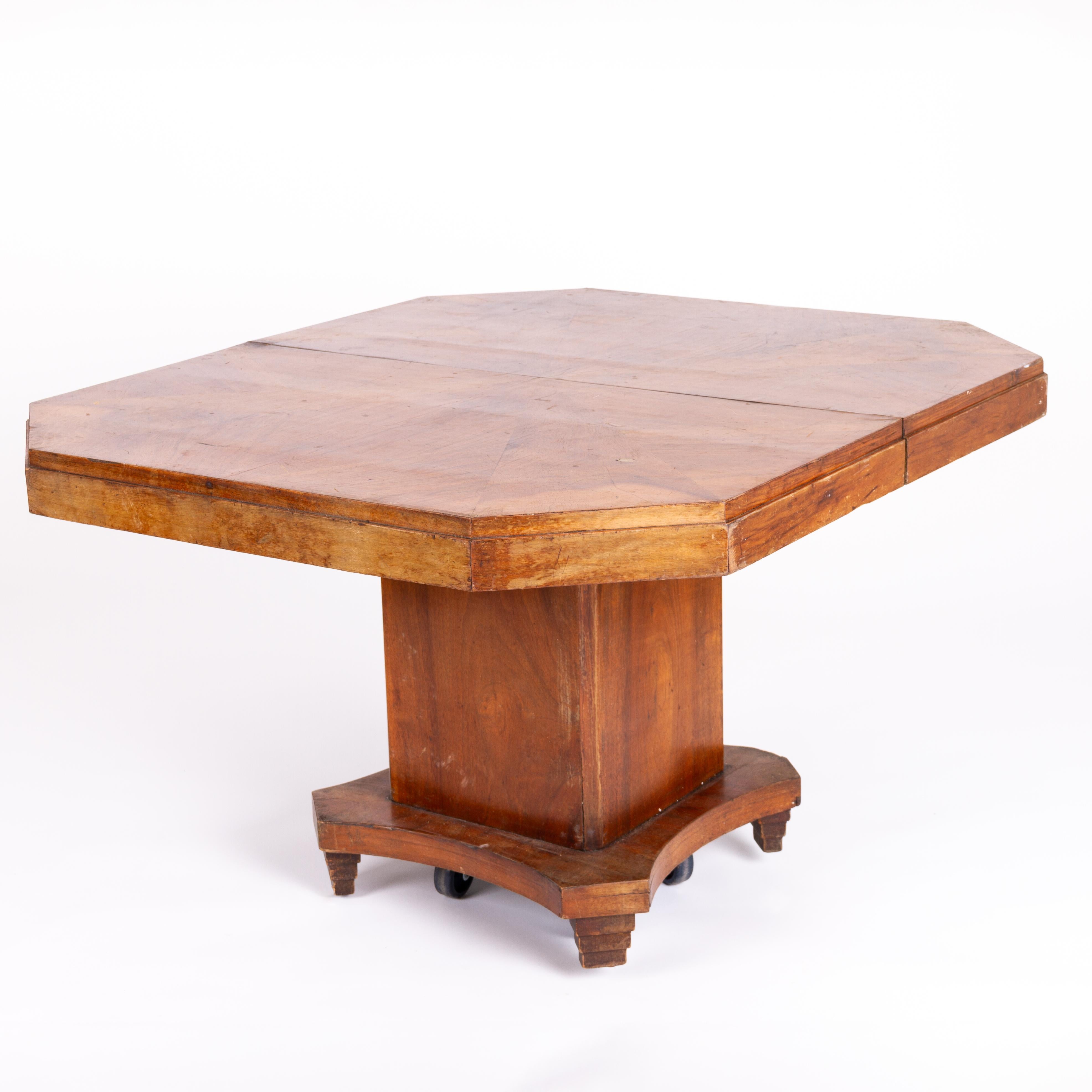 Art Deco Mahogany Dining Table 1930s
Condition as seen, with age-related signs of wear and useage throughout. The table extends but is missing the central panel.
From a private collection.


Free international shipping.