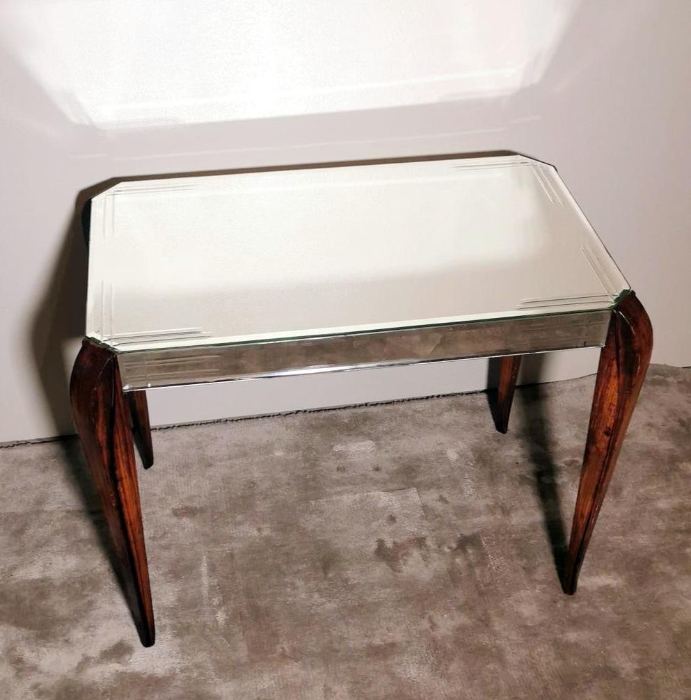 We kindly suggest you read the whole description, because with it we try to give you detailed technical and historical information to guarantee the authenticity of our objects.
Original and valuable French coffee table; the solid structure, simple
