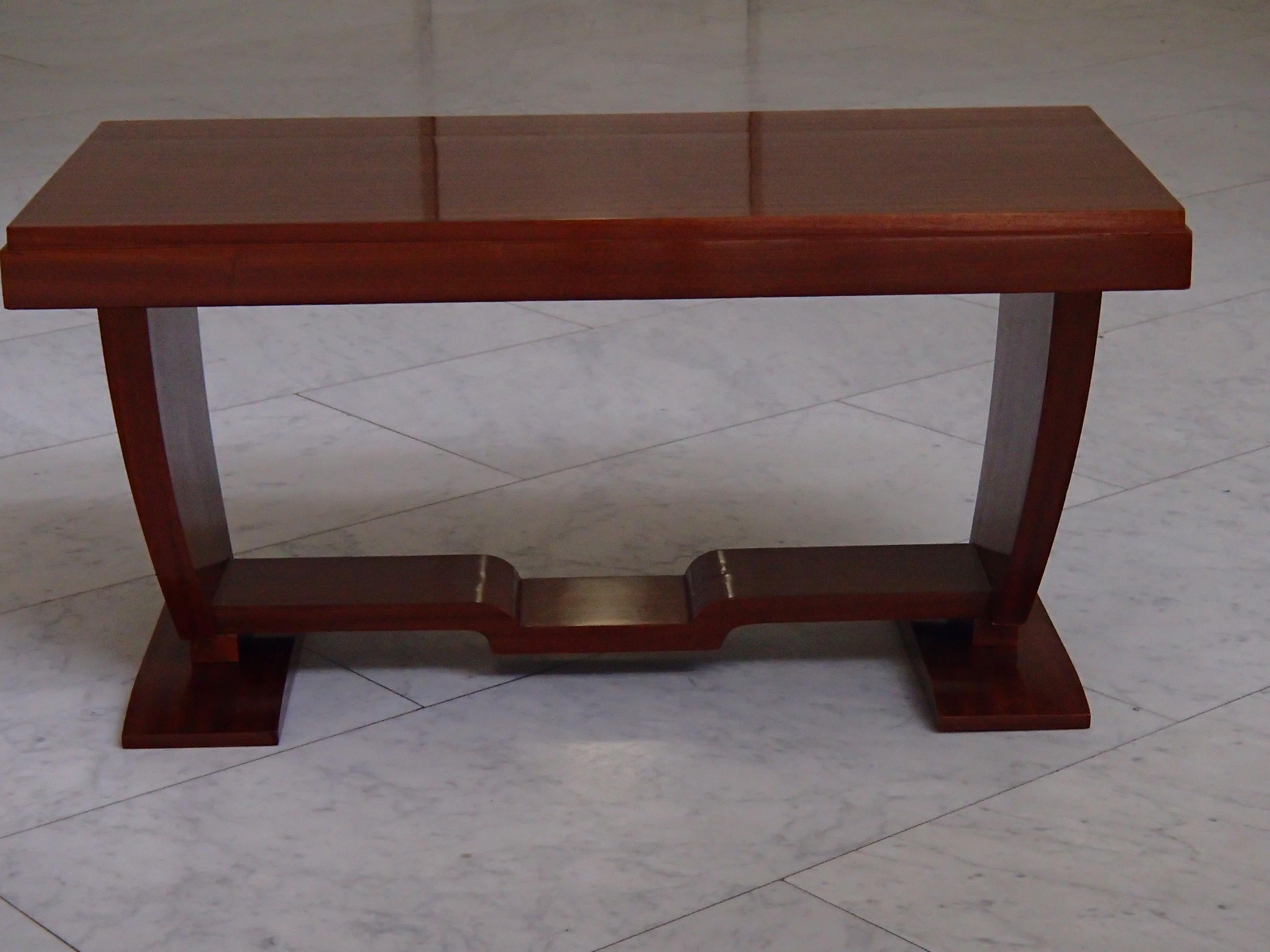 Niedriger rechteckiger Art-Déco-Mahagoni-Tisch, restauriert im Angebot 5