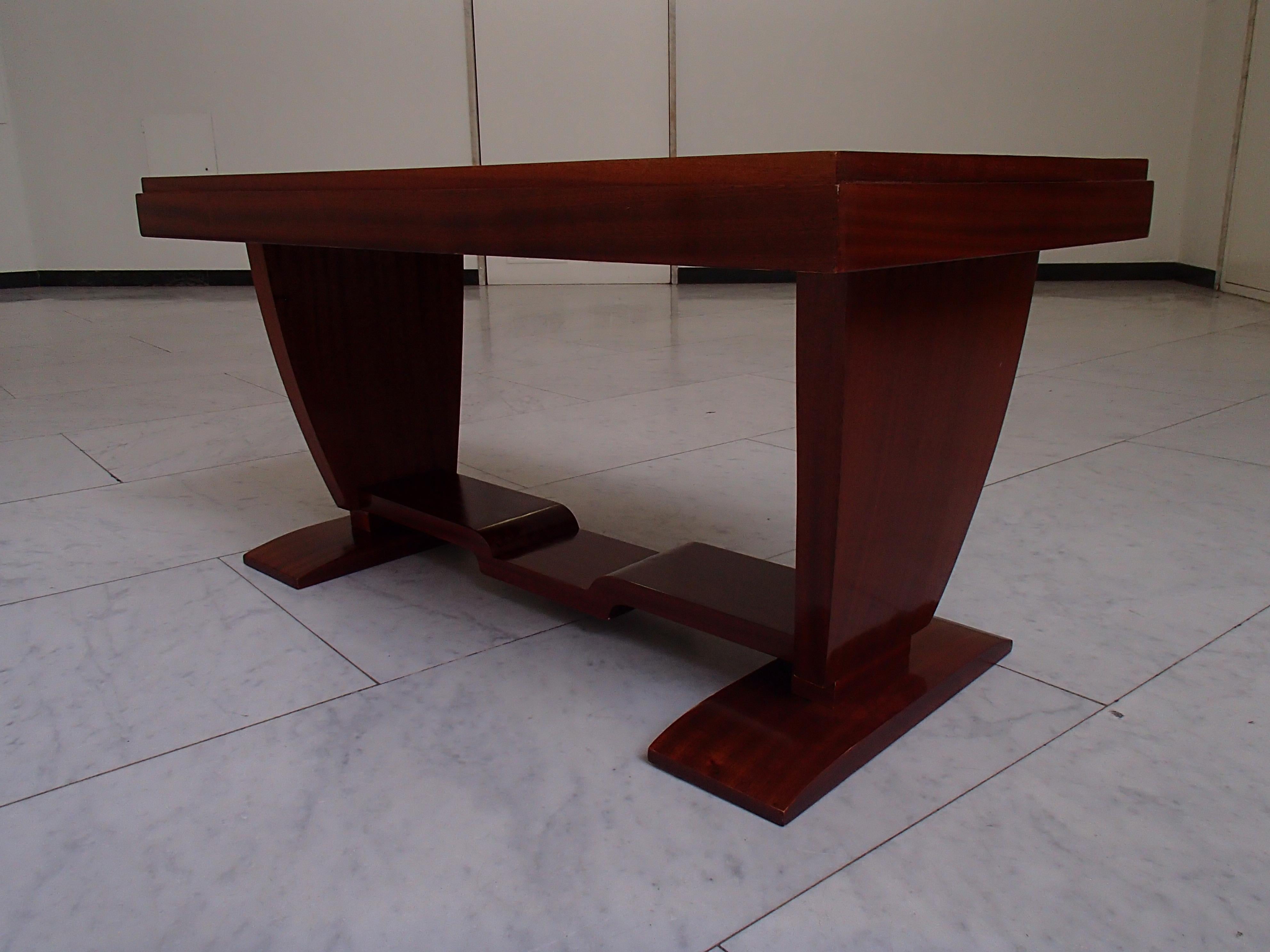 Niedriger rechteckiger Art-Déco-Mahagoni-Tisch, restauriert im Angebot 8