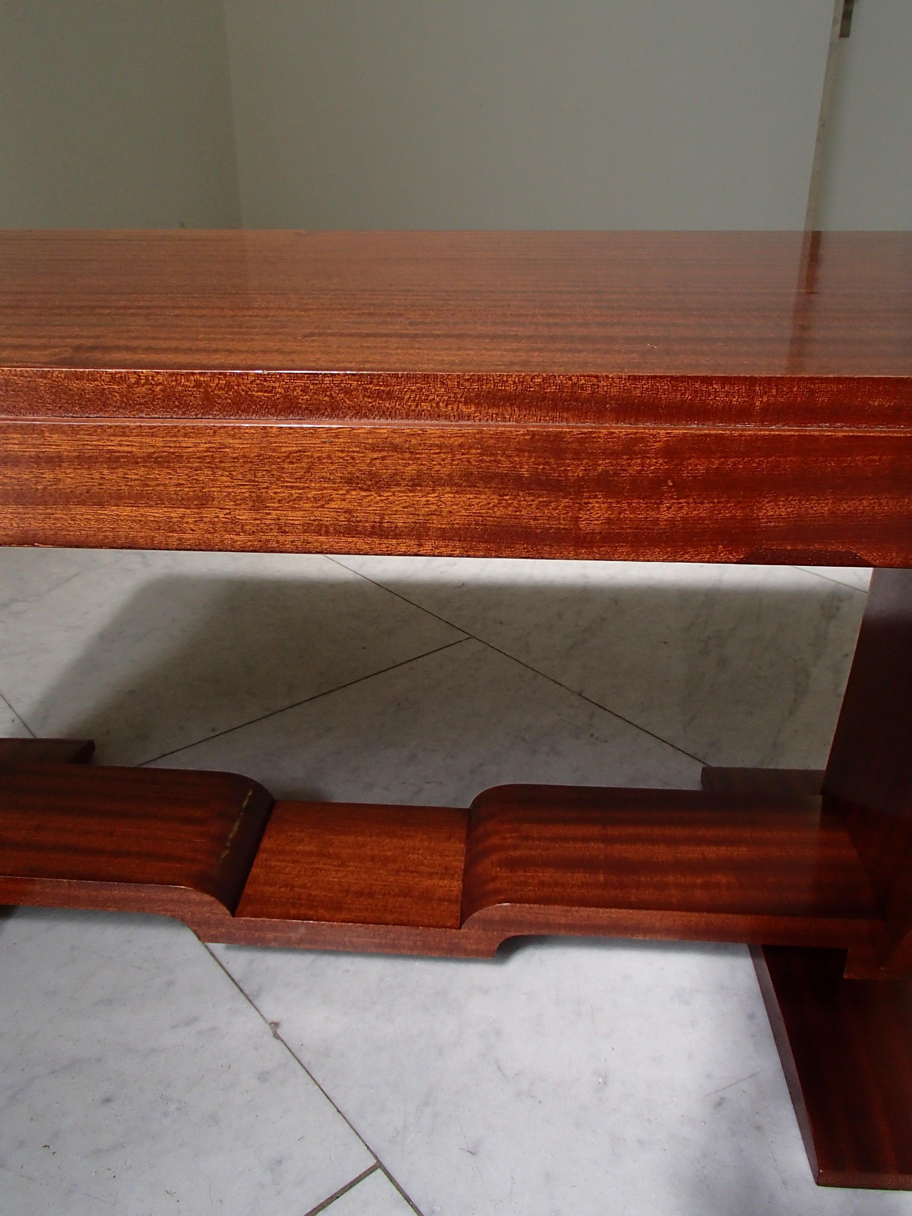 Art Deco Mahogany Low Rectangular Table Restored In Good Condition For Sale In Weiningen, CH