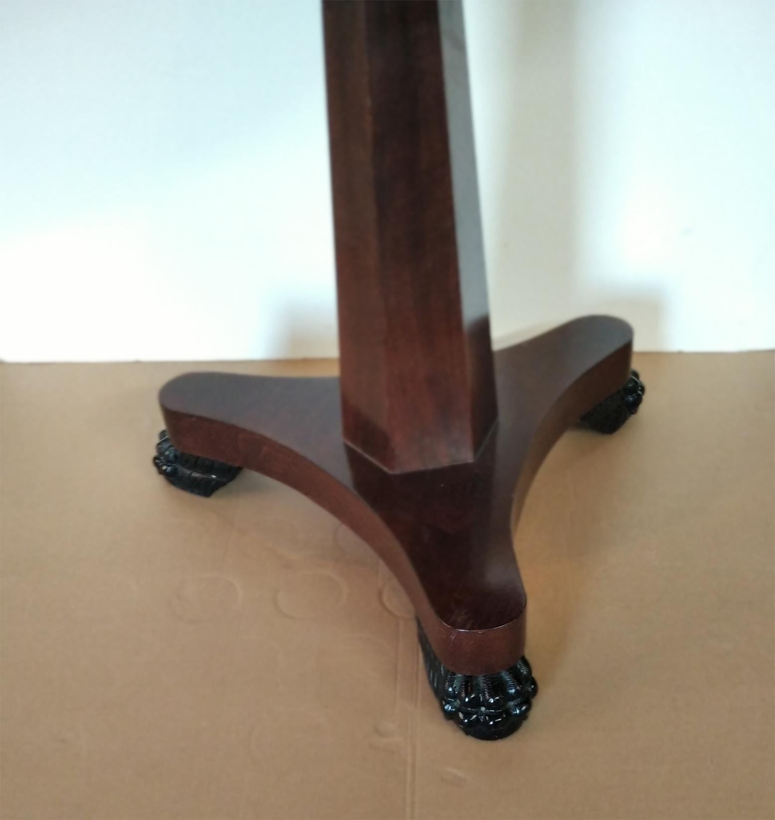  Gueridon-Tisch Art Deco  mit The Claw  Beine Elegant und robust  Tabelle (Art déco) im Angebot