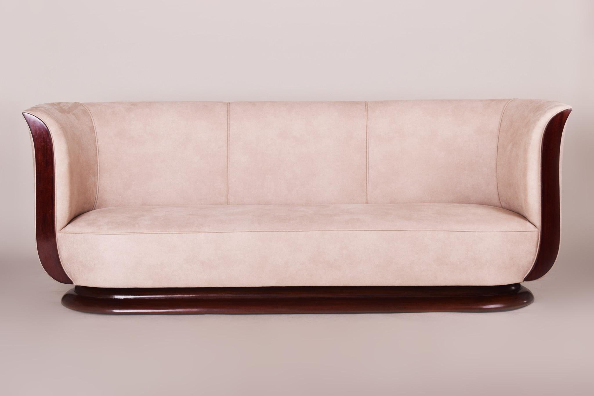 Inspired of architect Emile Jacques Ruhlmann

Art Deco Tulip sofa
Materiel: Mahogany
Completely restored, new upholstery included.
Source: France
Period: 1930-1939.
 