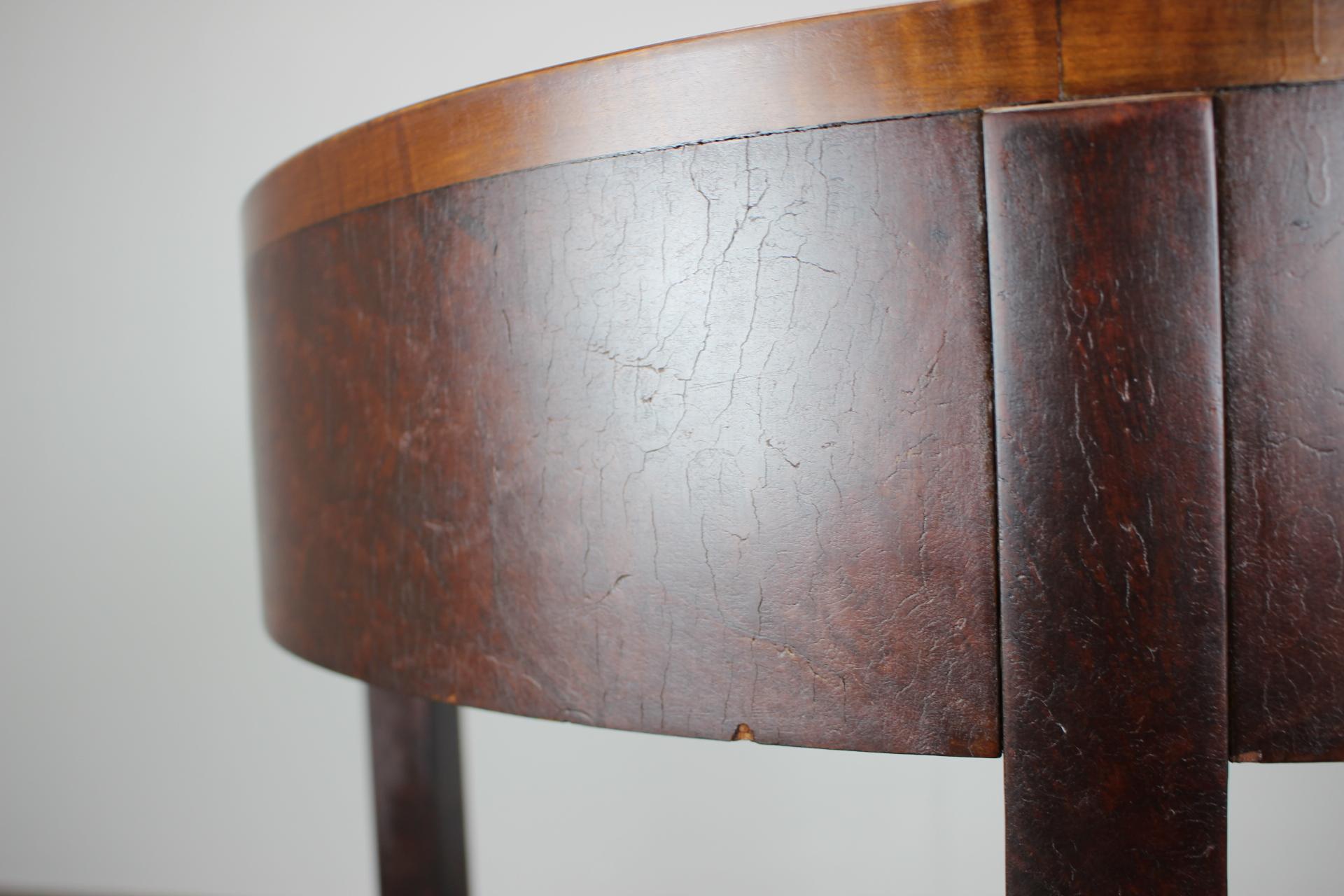 Art Deco Mahogany Veneer Table, Czechoslovakia, 1930s, Restored For Sale 5