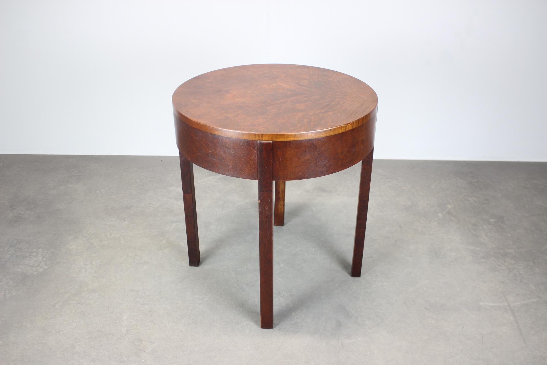 Art Deco Mahogany Veneer Table, Czechoslovakia, 1930s, Restored For Sale 1