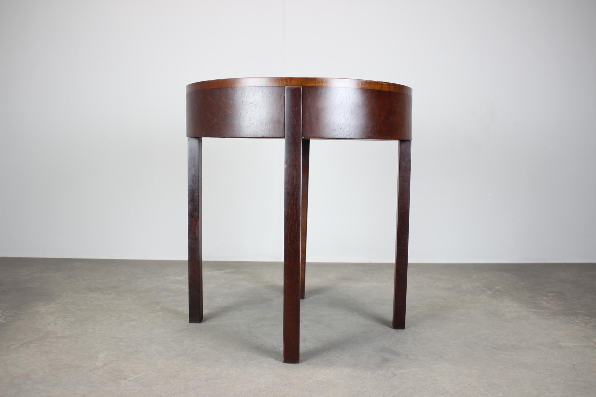Art Deco Mahogany Veneer Table, Czechoslovakia, 1930s, Restored For Sale 2