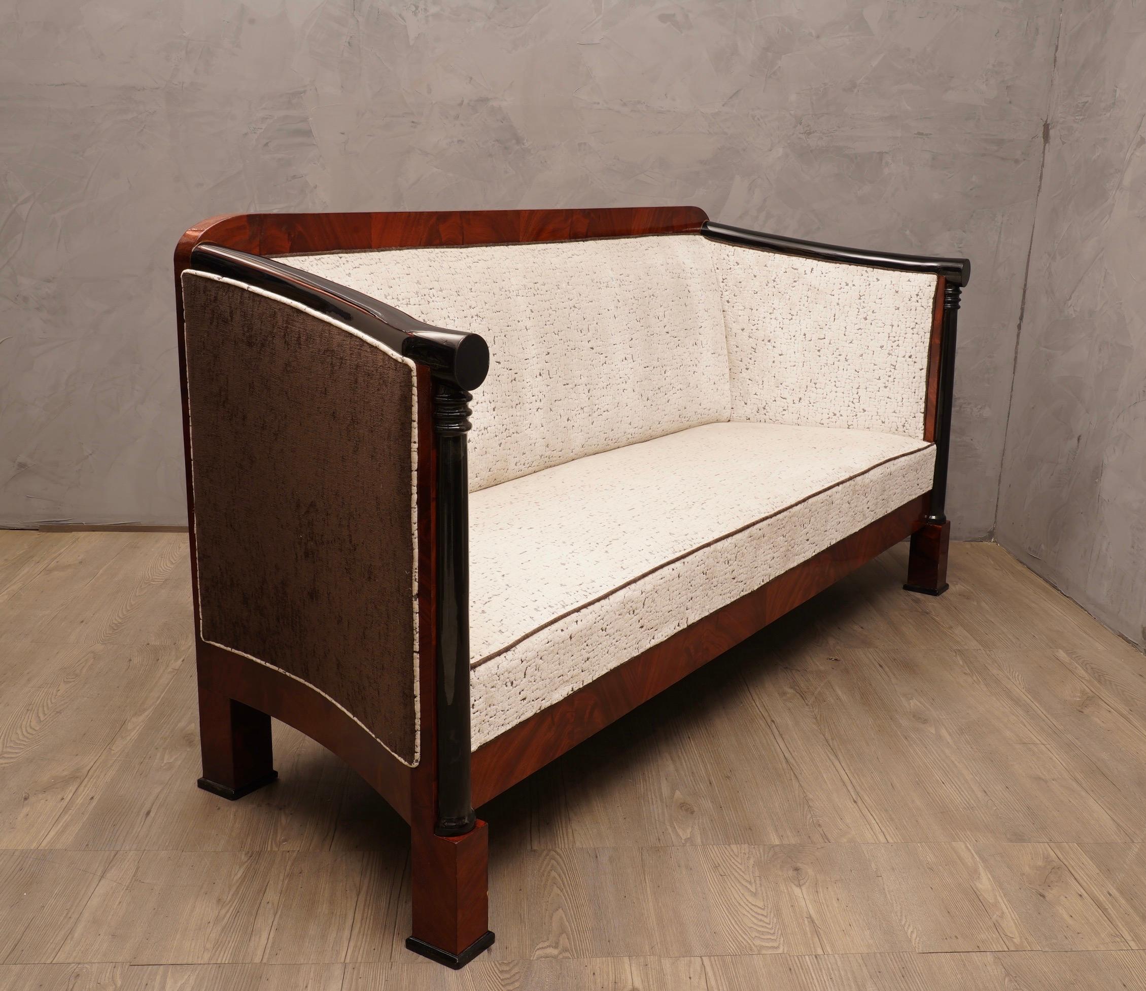 Art Deco Walnut Wood and White Velvet Sofa, 1940 For Sale 2