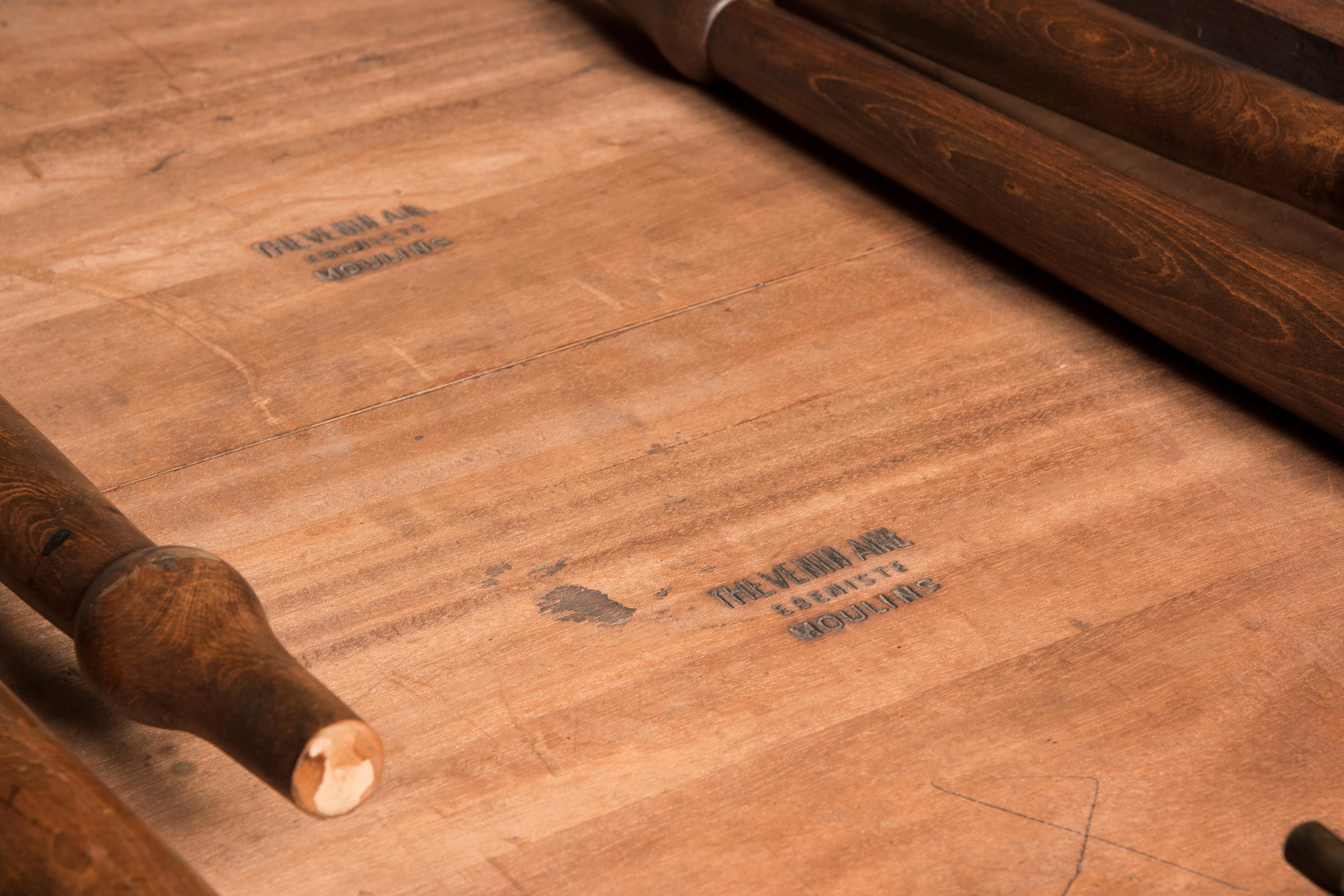 Table carrée extensible Art Déco en bois d'acajou jusqu'à 12 places en vente 8