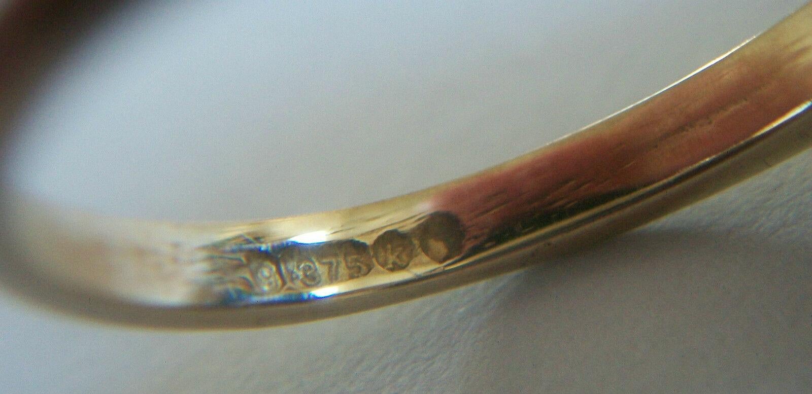 Art Deco Malachite & 9 Karat Gold Ring, U.K. - Early 20th Century For Sale 1