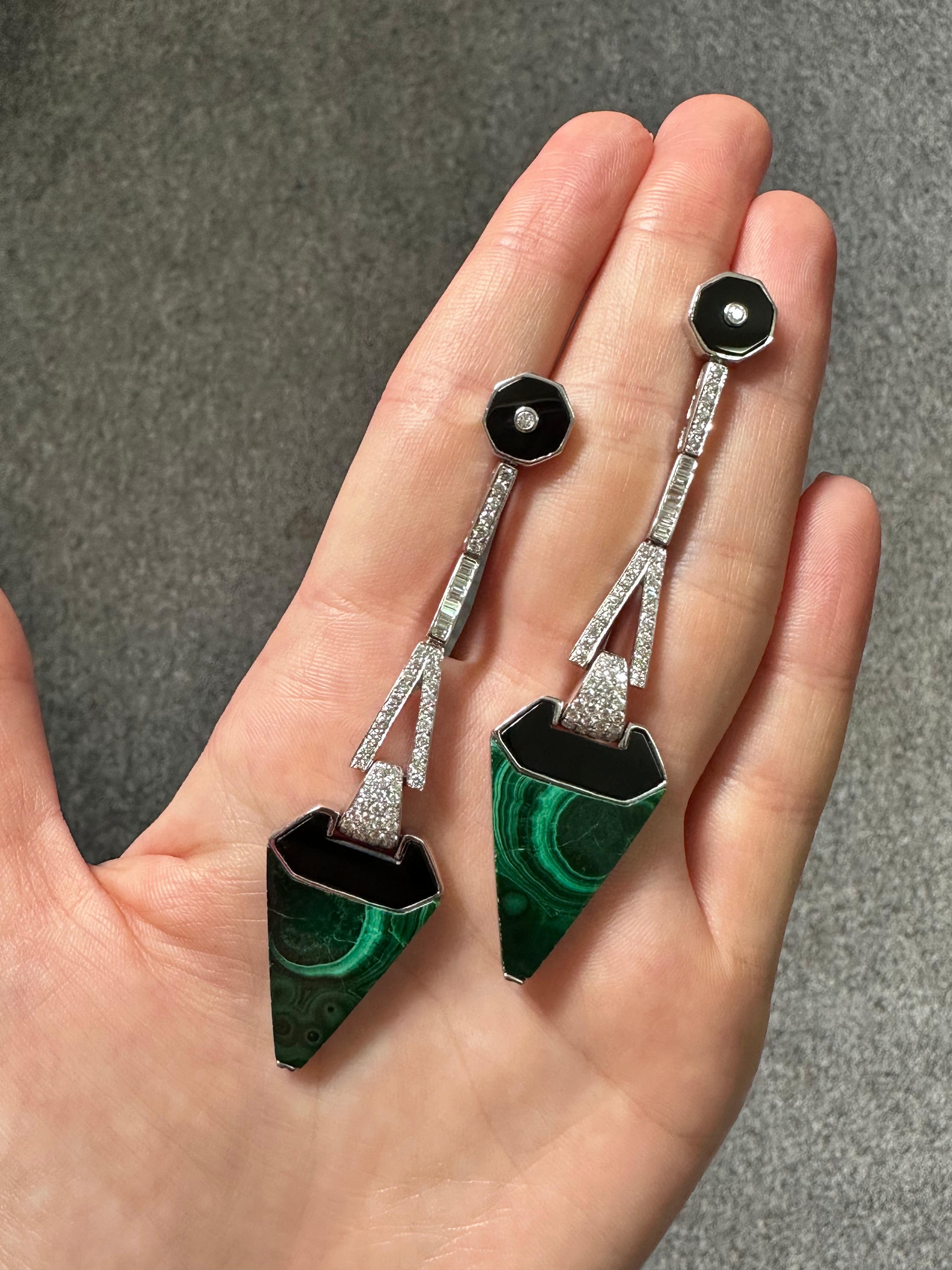 Art-Deco Malachite and Onyx Dangle Earring In New Condition For Sale In Bangkok, Thailand