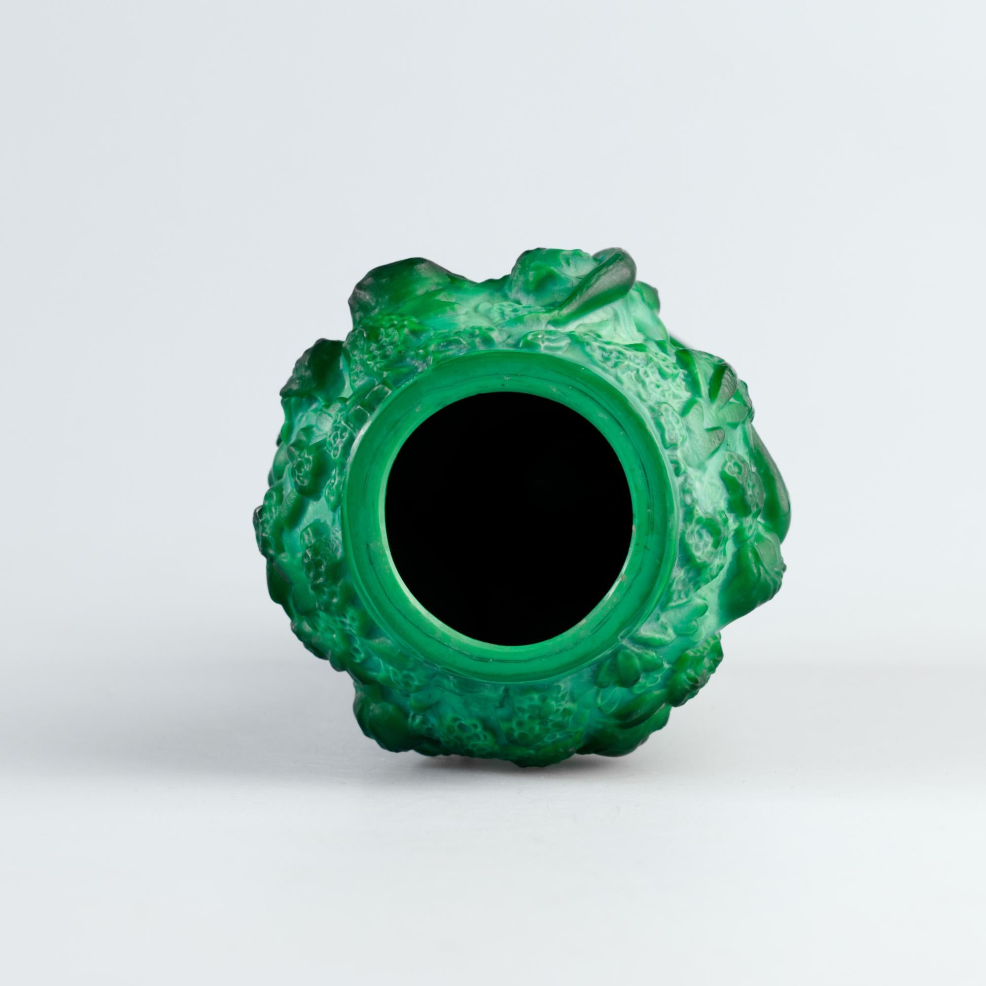 Art Deco Malachite Glass Vase by Curt Schlevogt, 1930s en venta 3