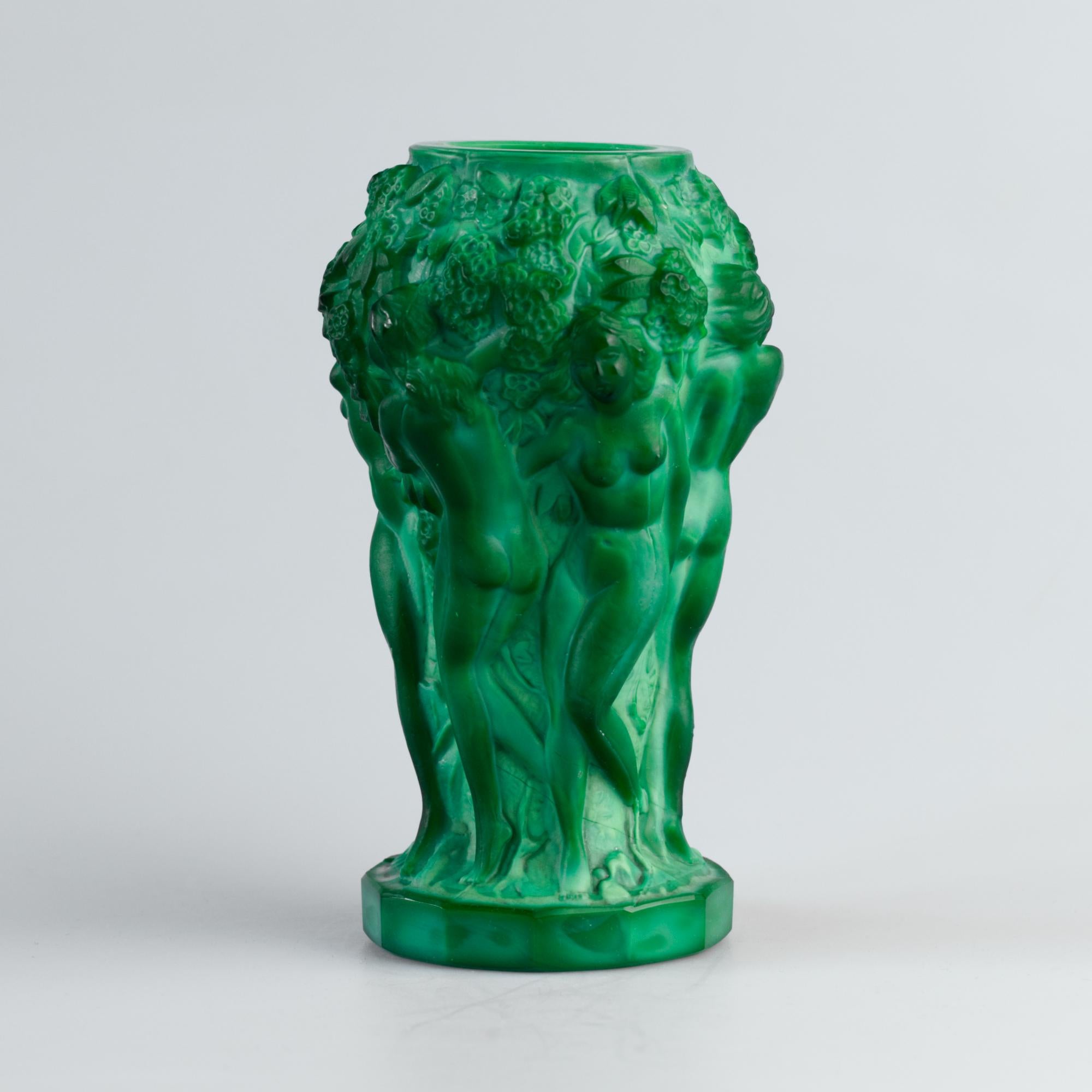 Art Deco Malachite Glass Vase by Curt Schlevogt, 1930s Checo en venta
