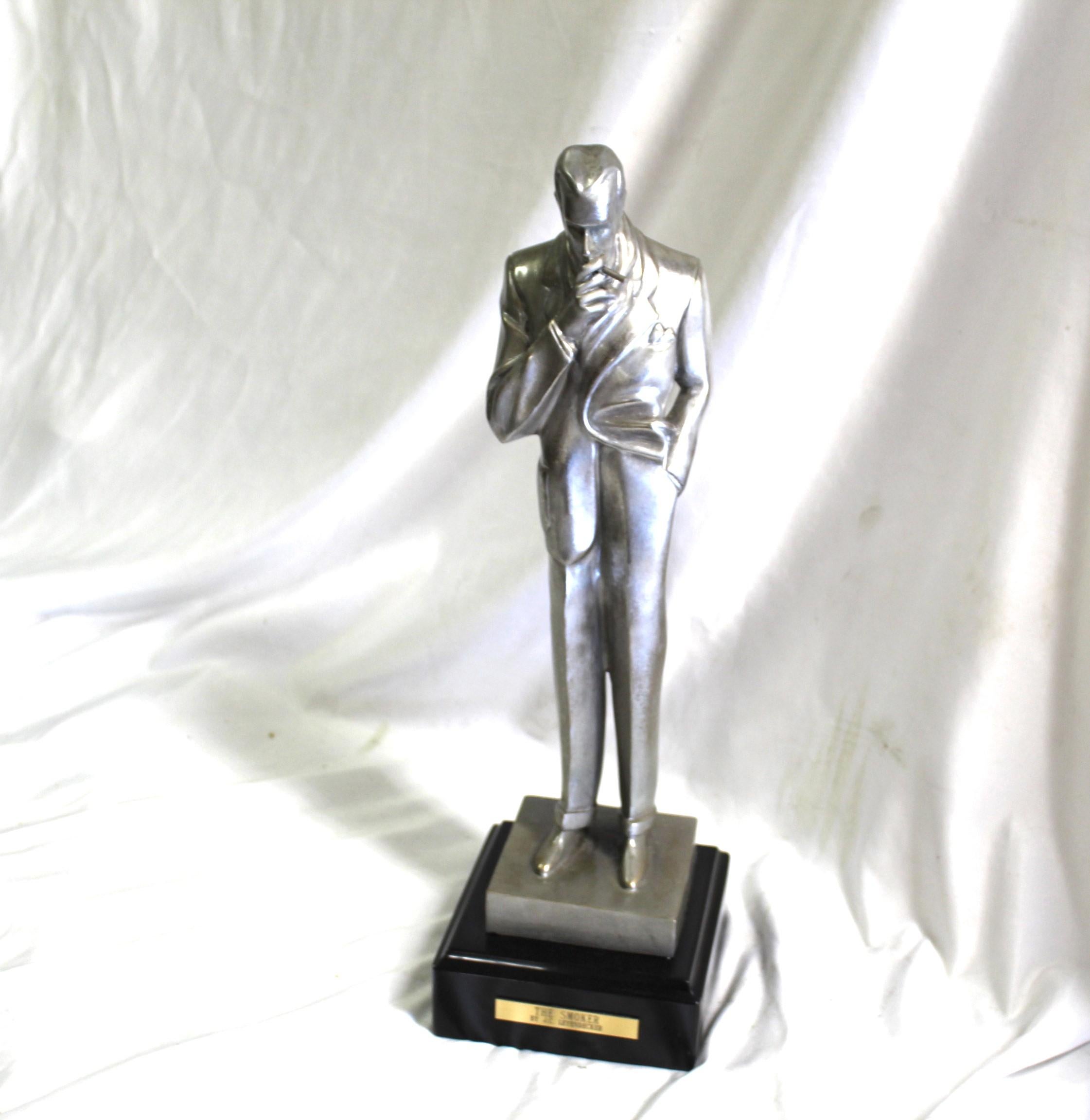Art Decó Figura masculina  el Fumador de Bronce Plateado en venta 4