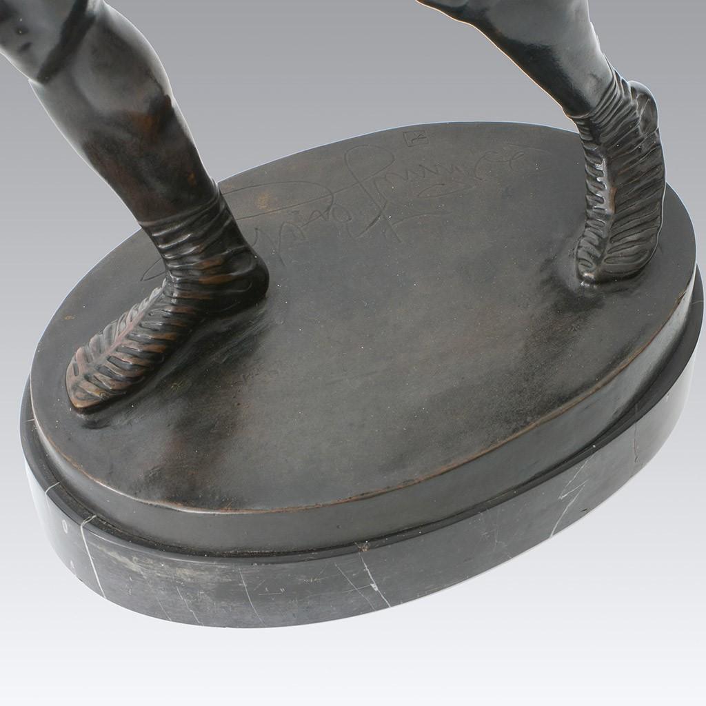 Art Déco-Studie aus patinierter Bronze mit dem Titel 'Power Lifter' von Bruno Zach im Angebot 3