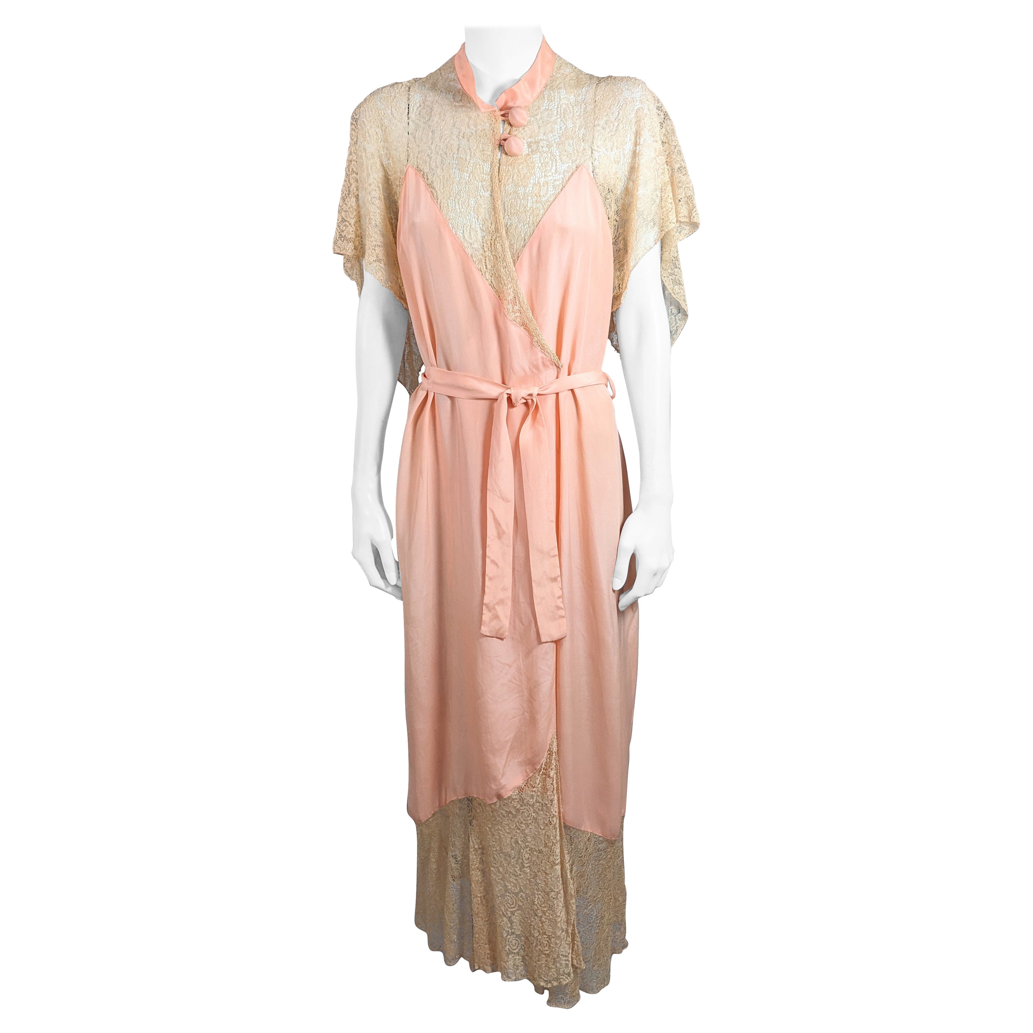 Art Deco - Robe drapée à col mandarin pour lingerie en vente
