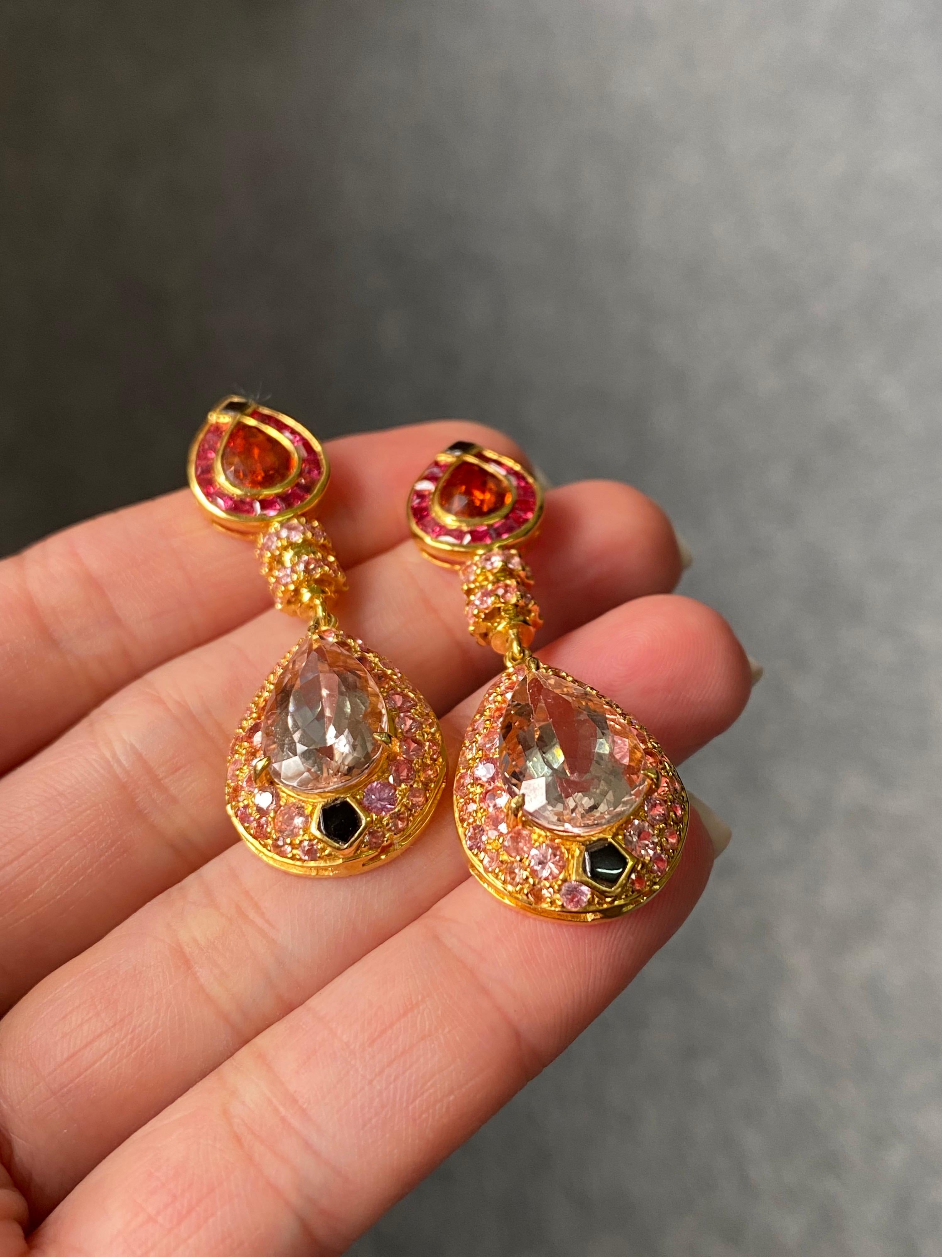 Women's Art Deco Mandarin Garnet and Kunzite Dangle Earrings For Sale