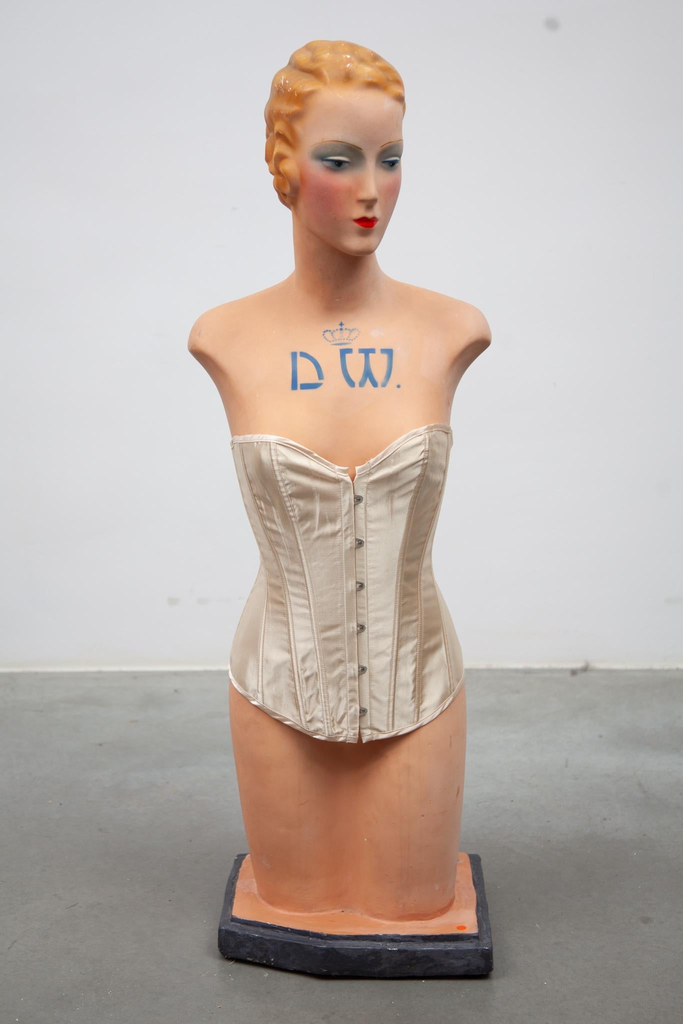 Gran busto Art Decó de escayola de Siegel, publicidad de ropa interior D&W para mujer, Corsés, 1930-1940. Manufactura 