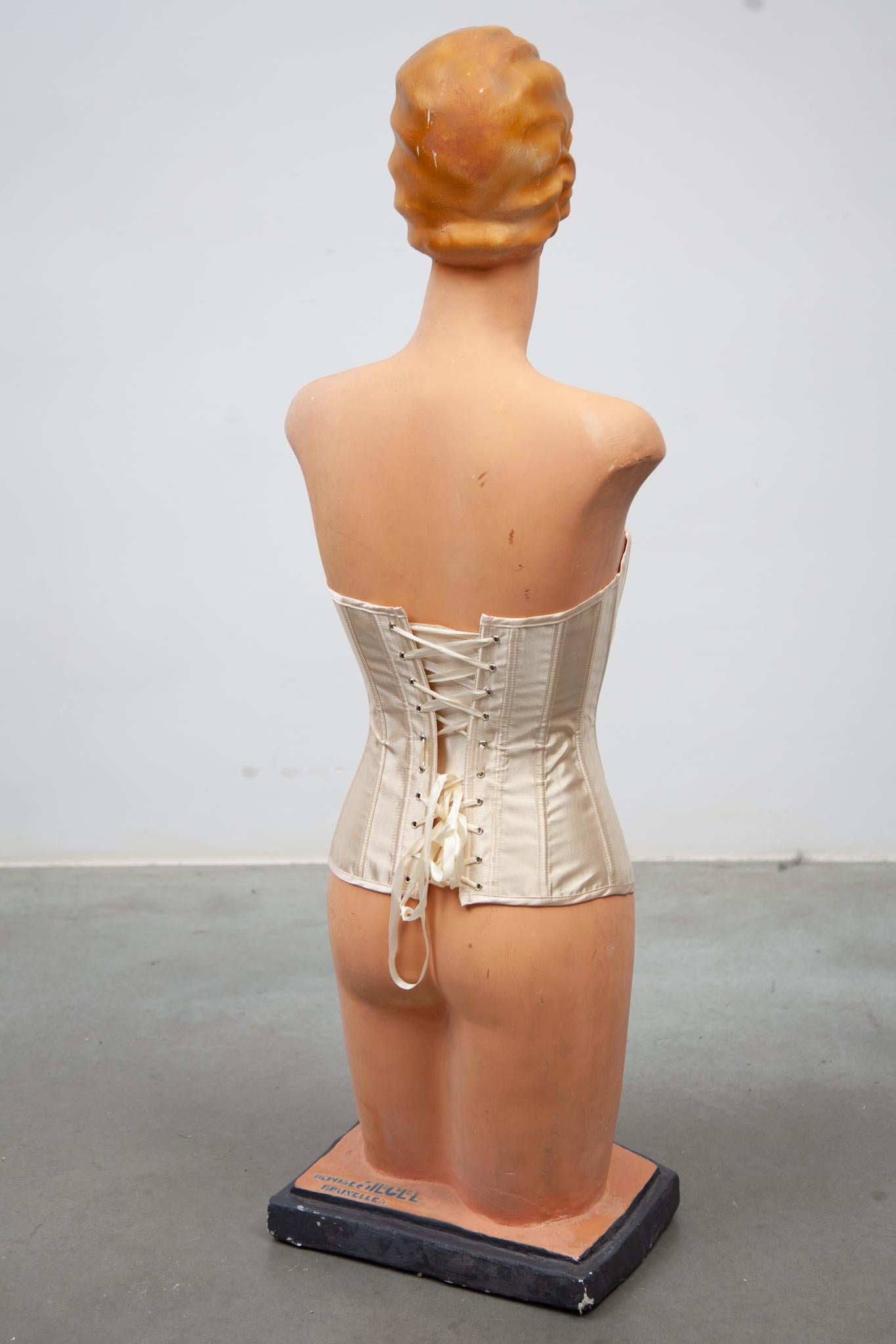 Maniquí Art déco Buste Siegel Deposé Bruxelles en Bueno estado para la venta en Antwerp, BE