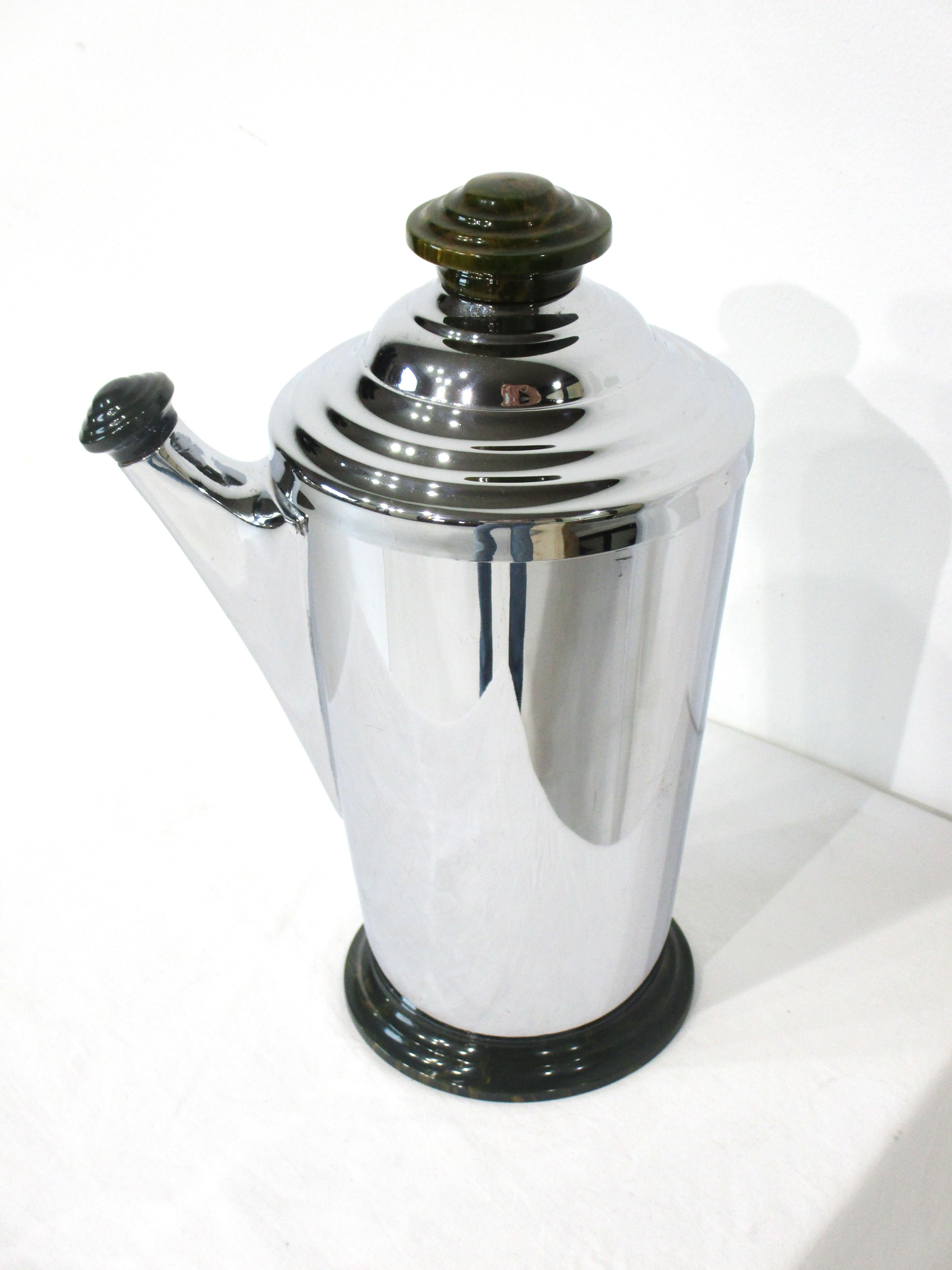 Art Deco Manning Bowman Chrome / Bakelite Cocktail Shaker