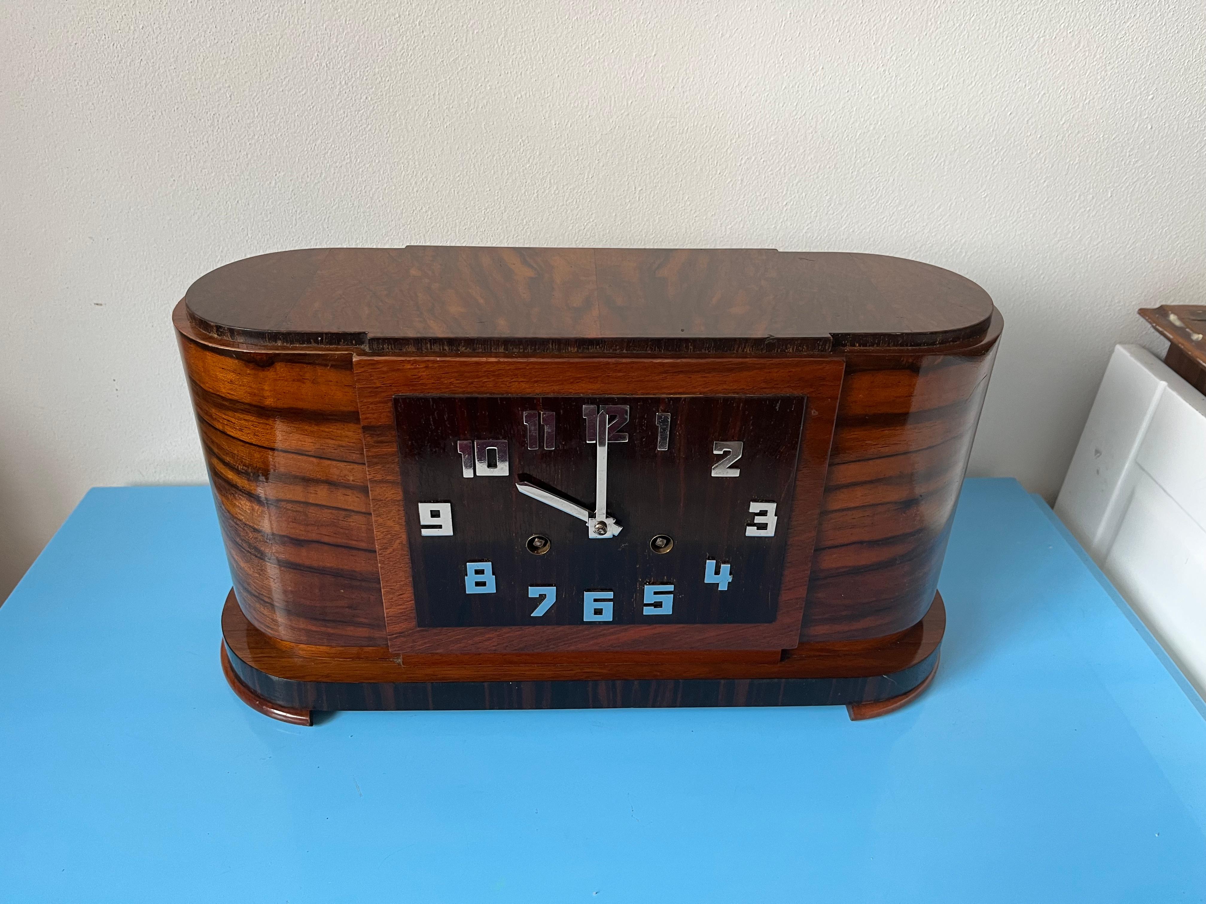 Art Deco mantel clock 1930, Germny In Good Condition For Sale In Praha, CZ