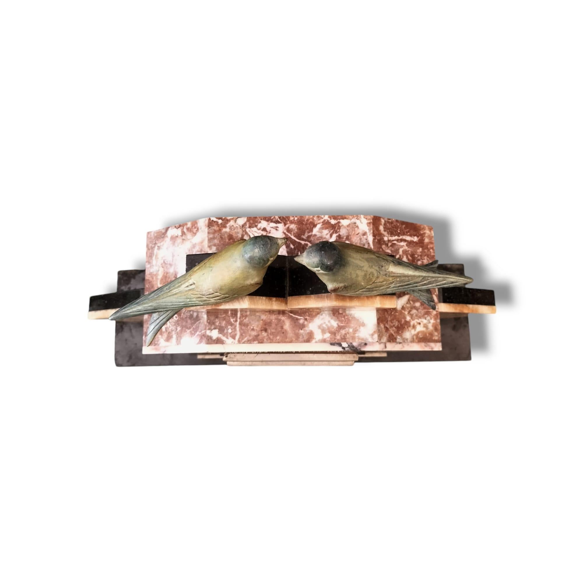 20th Century Art Deco Mantel Clock in Marble with Love Birds in Bronze Patina, 1930s