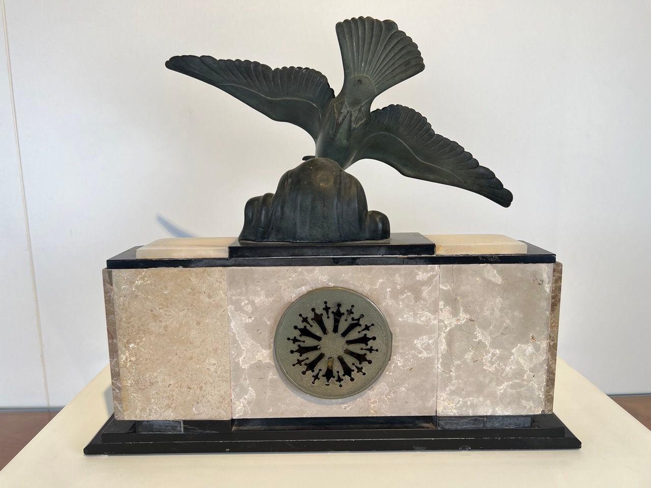 Art Deco Mantel Clock with Bird Sculpture, Marble, France circa 1930 For Sale 6